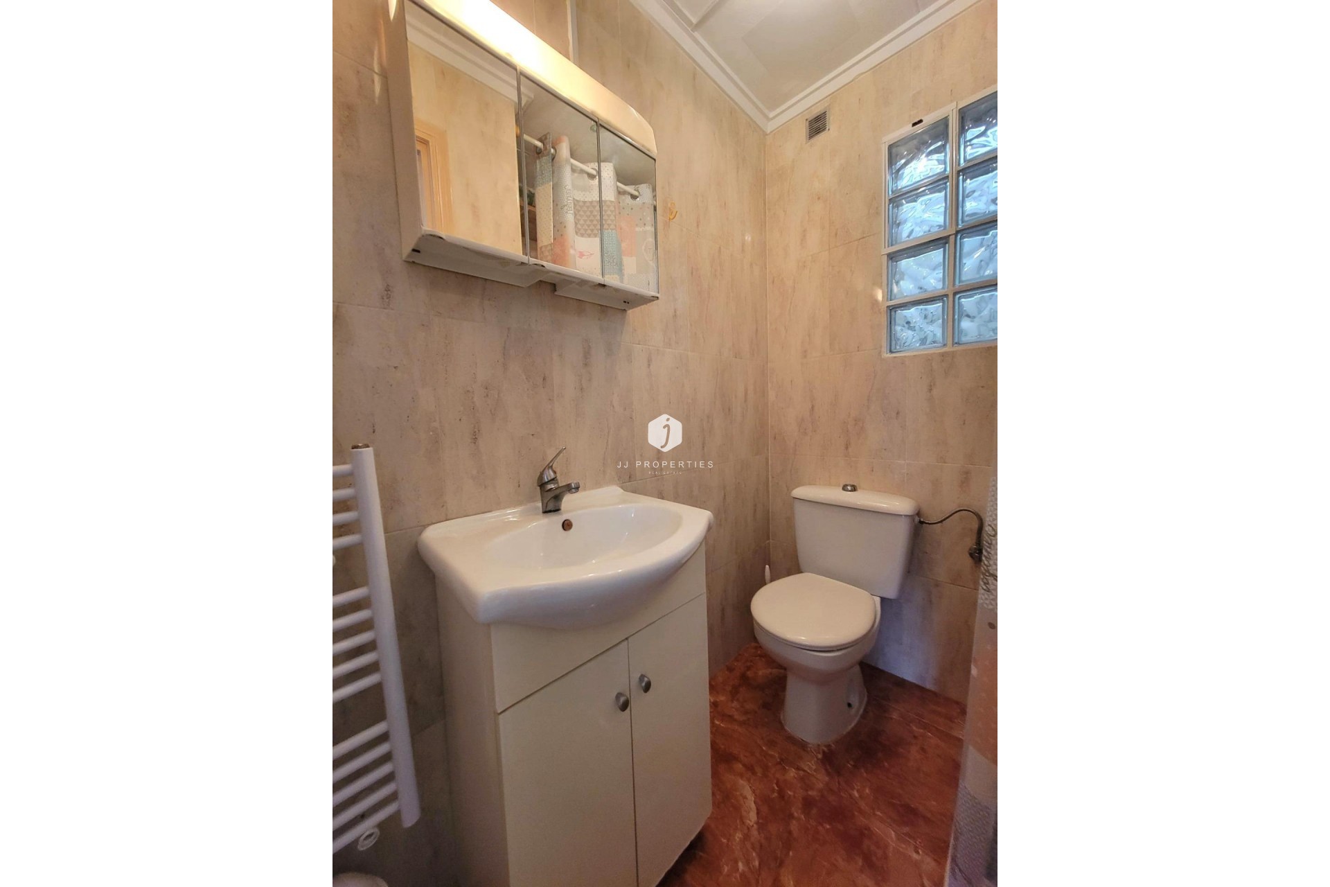 Resale - Chalet -
Torrevieja - La Siesta - El Salado - Torreta