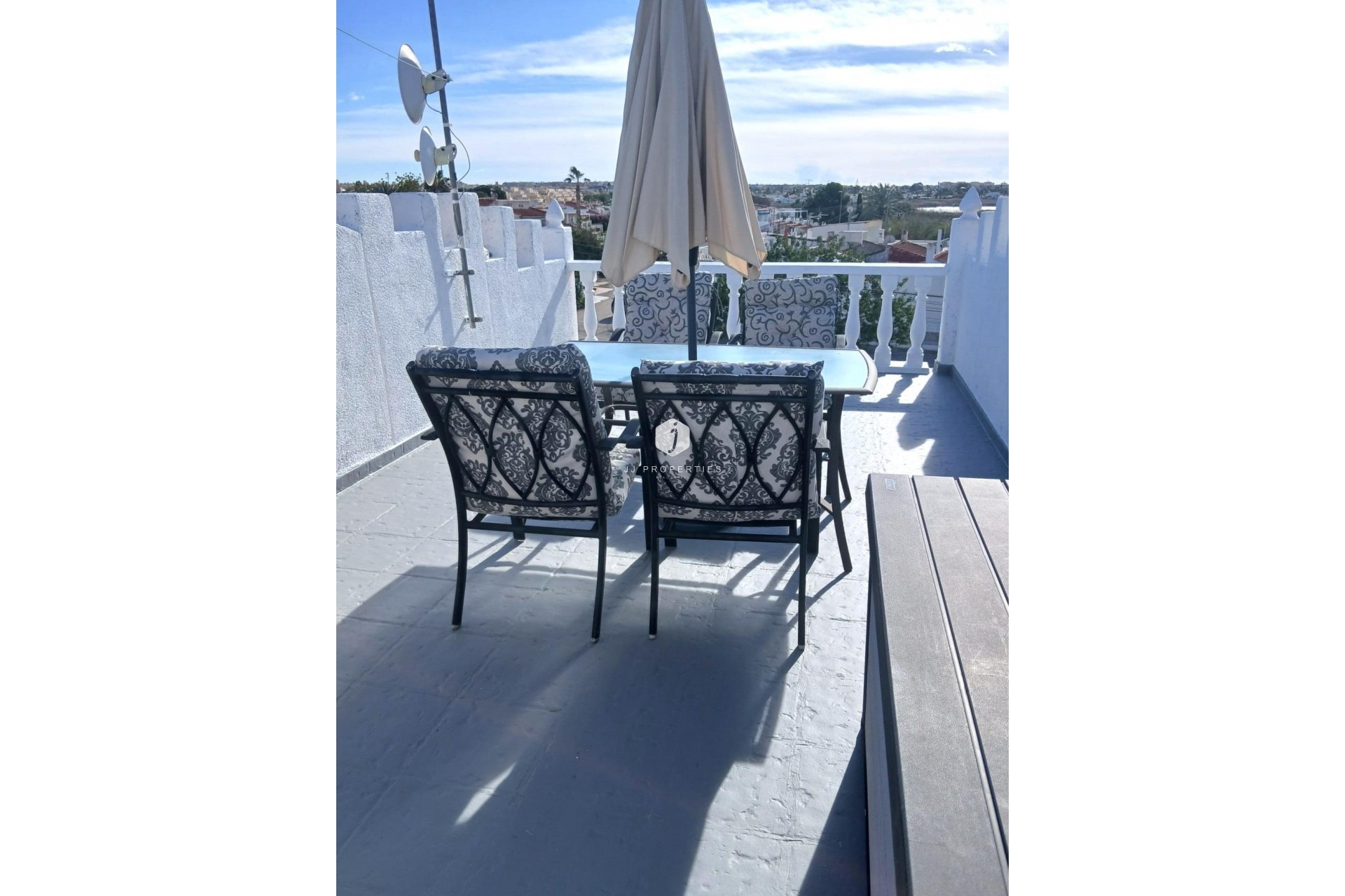 Resale - Chalet -
Torrevieja - La Siesta - El Salado - Torreta