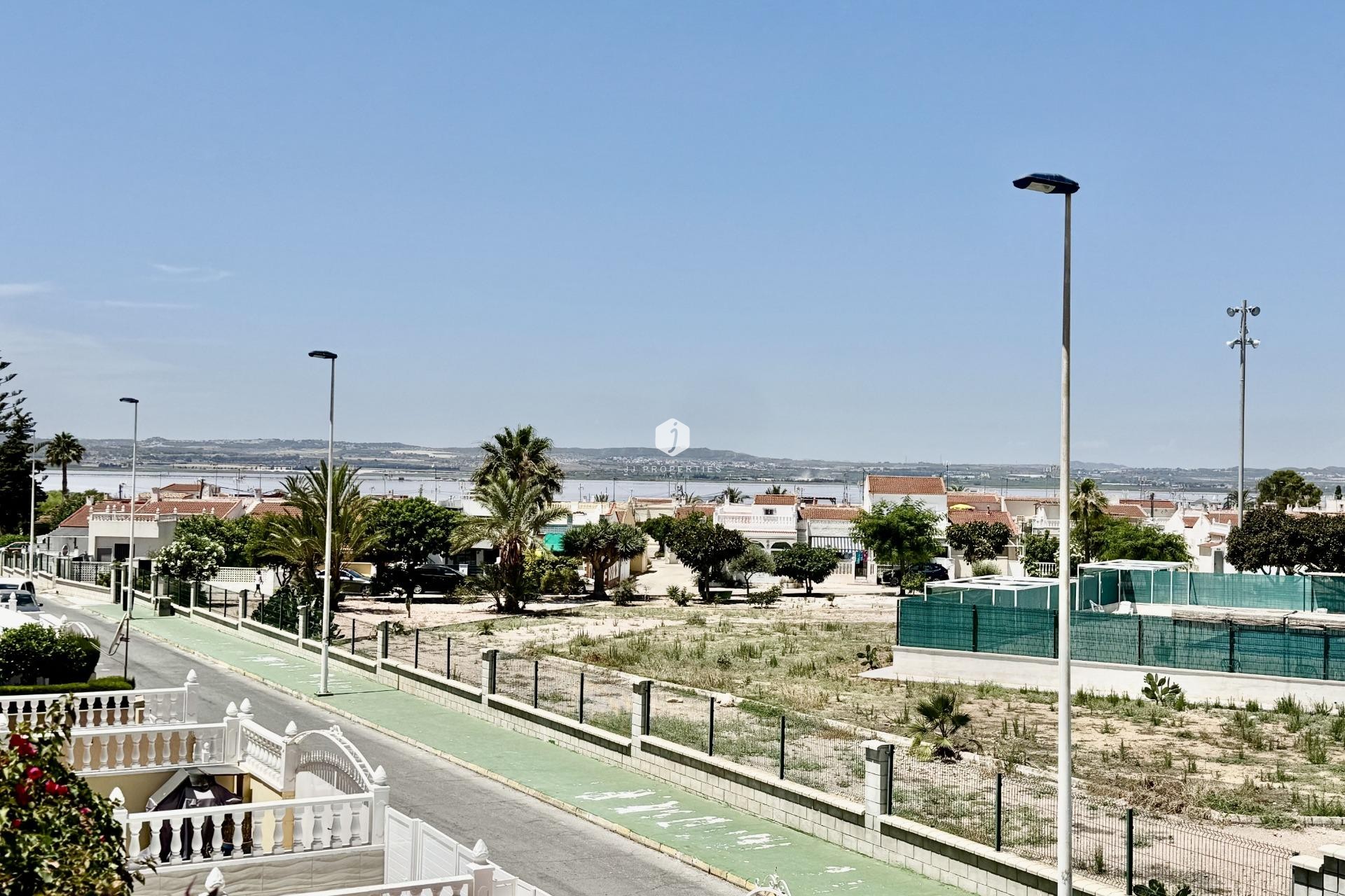 Resale - Chalet -
Torrevieja - La Siesta - El Salado - Torreta