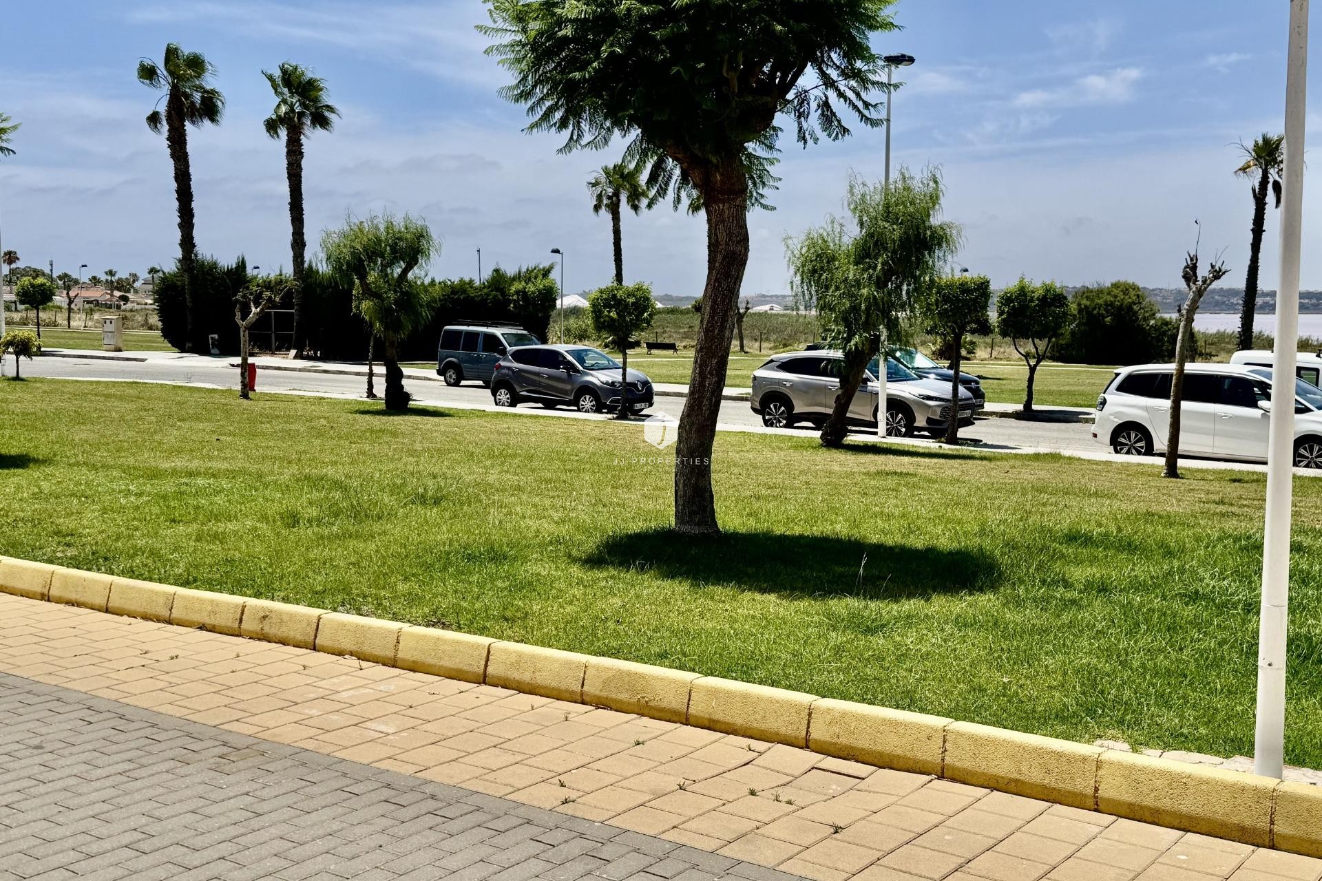 Resale - Chalet -
Torrevieja - La Siesta - El Salado - Torreta
