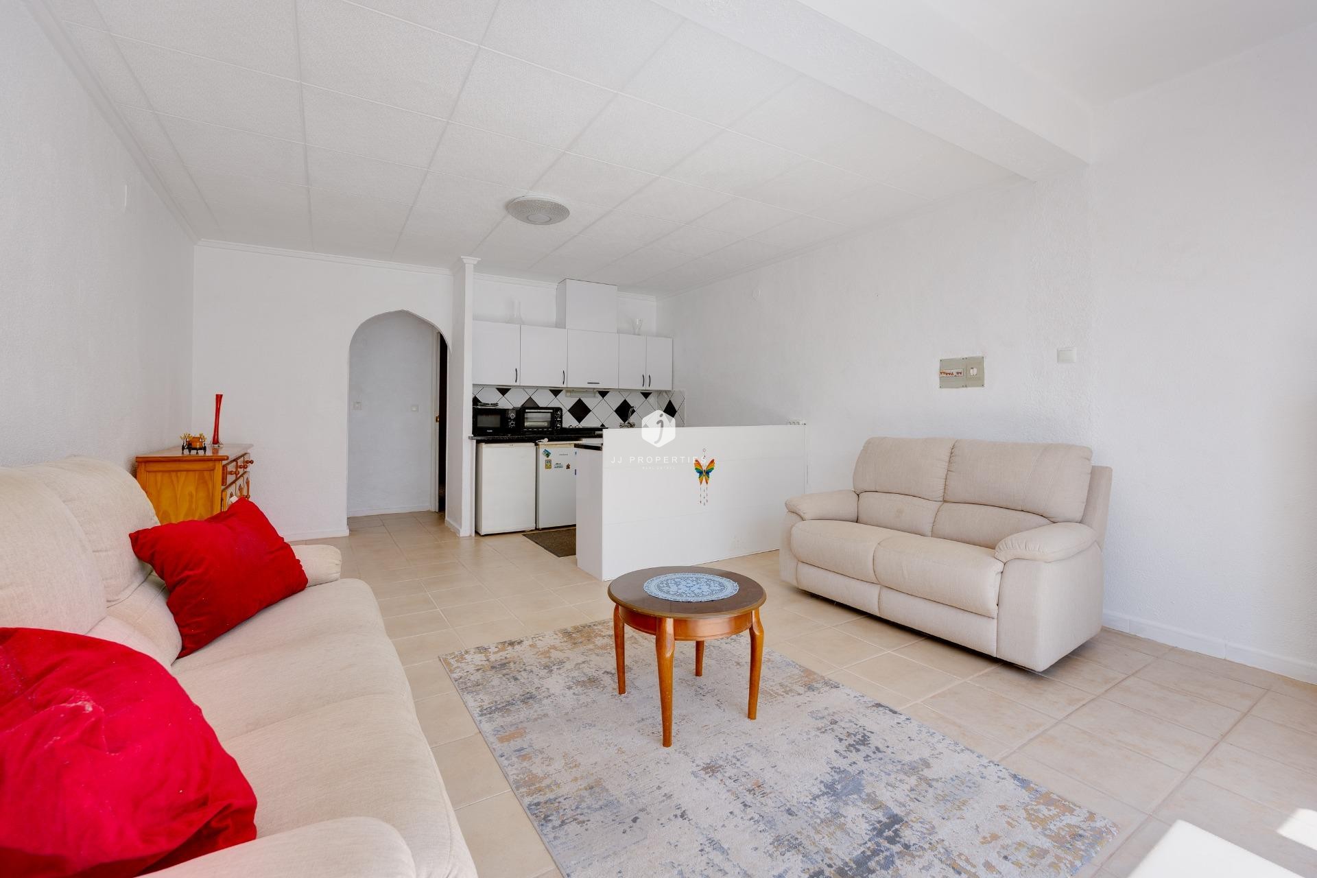 Resale - Chalet -
Torrevieja - La Siesta - El Salado - Torreta