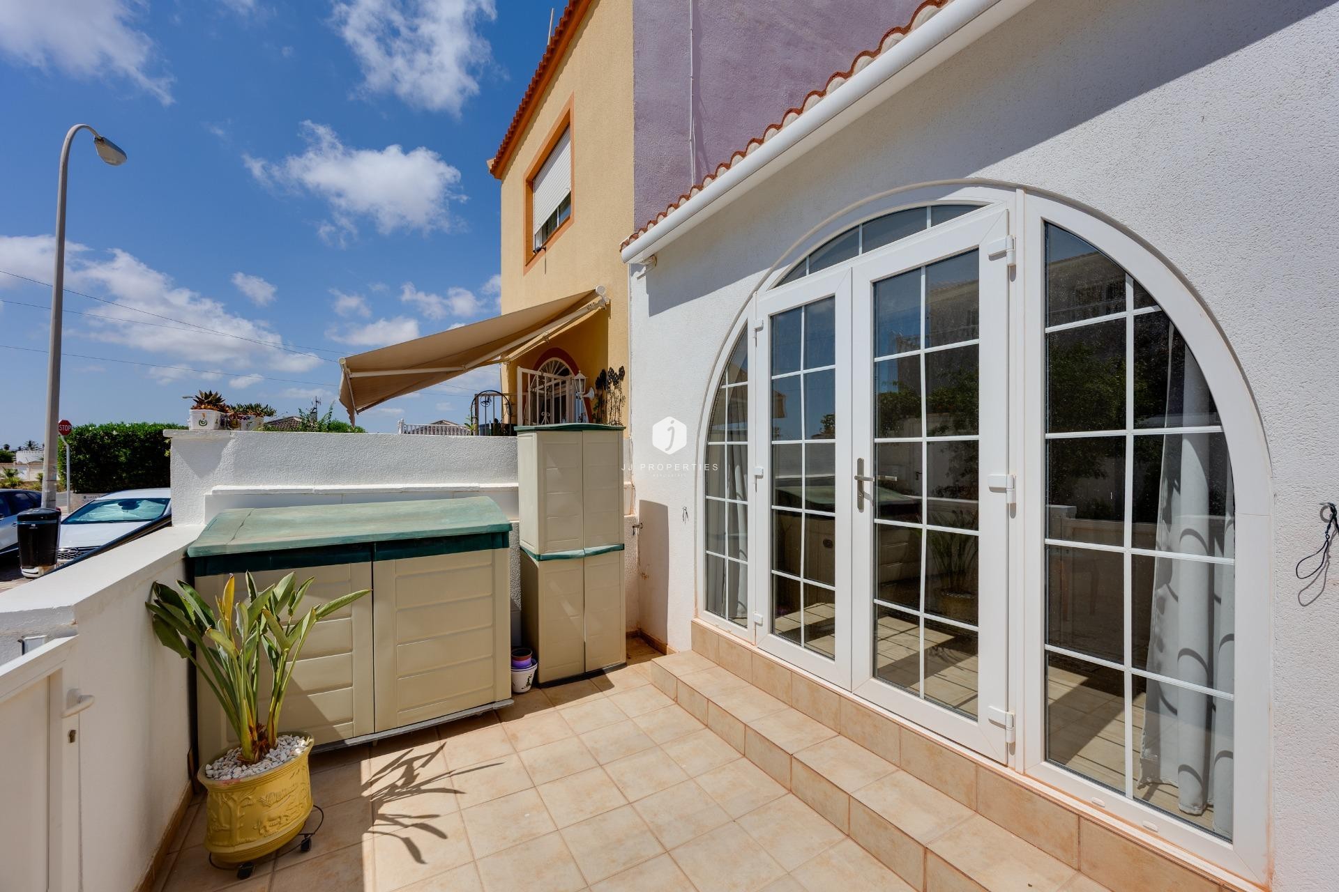 Resale - Chalet -
Torrevieja - La Siesta - El Salado - Torreta