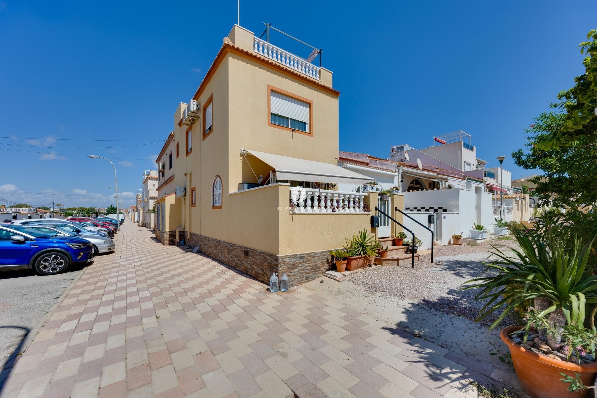 Resale - Chalet -
Torrevieja - La Siesta - El Salado - Torreta