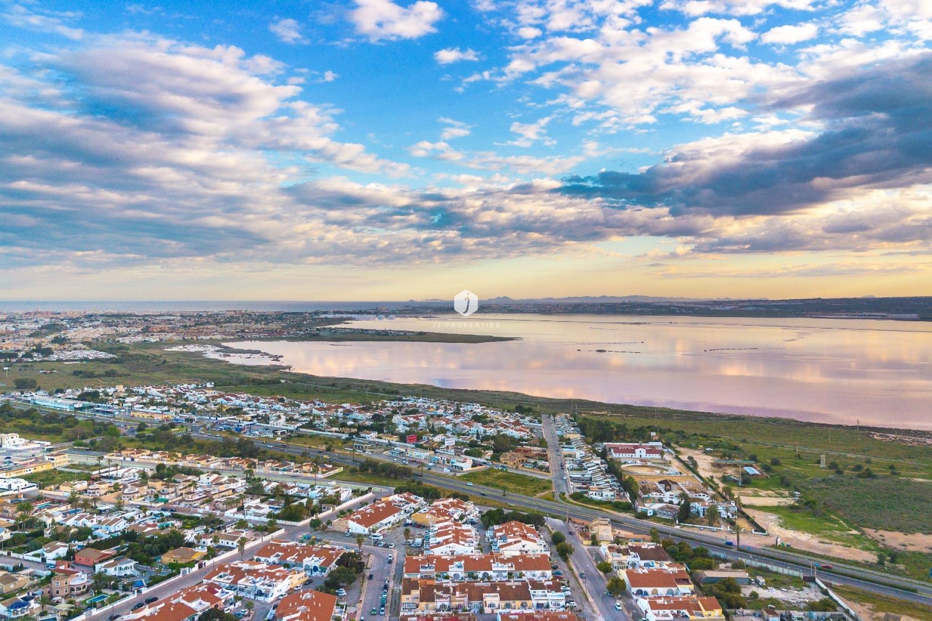 Resale - Chalet -
Torrevieja - La Siesta - El Salado - Torreta