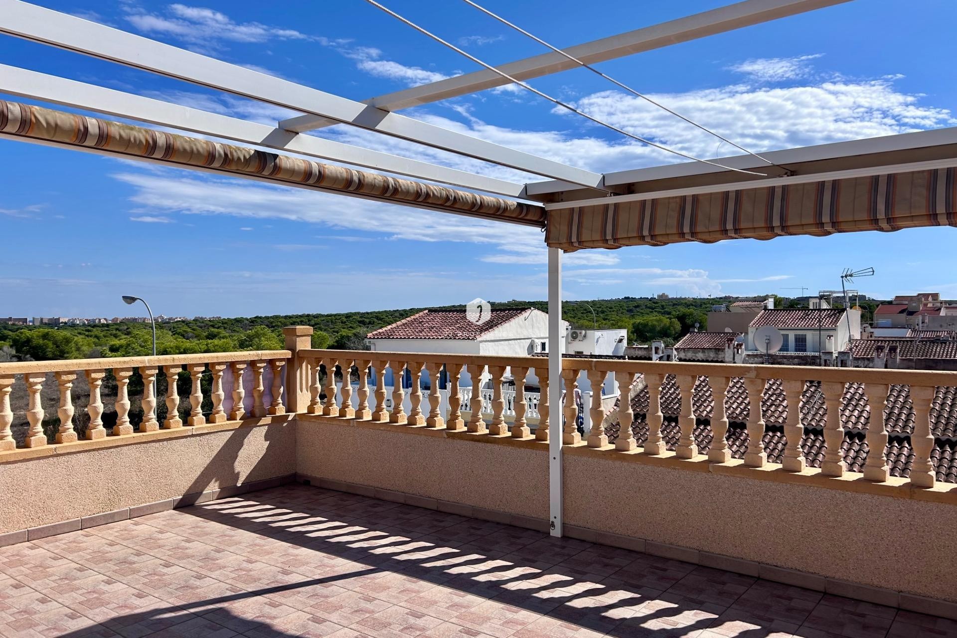 Resale - Chalet -
Torrevieja - La Siesta - El Salado - Torreta