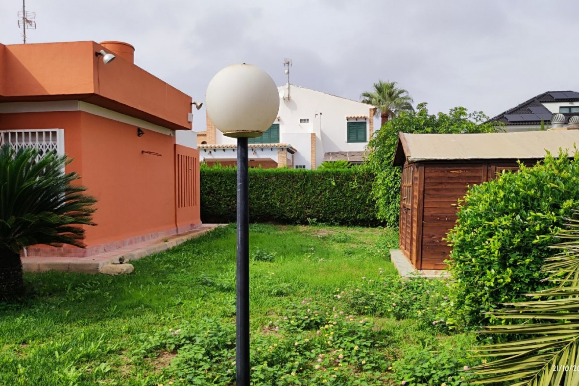 Resale - Chalet -
Torrevieja - La veleta