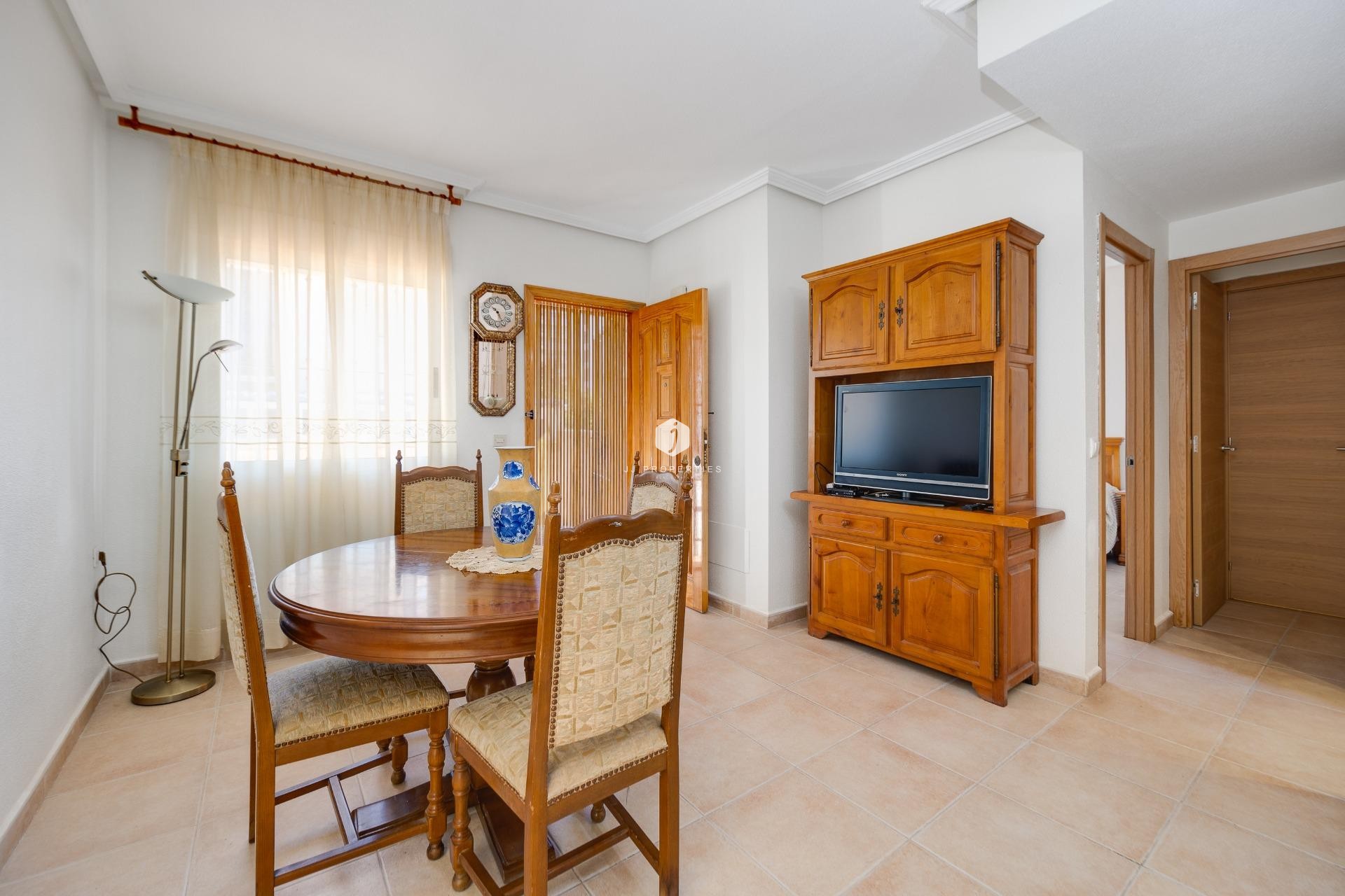 Resale - Chalet -
Torrevieja - La veleta