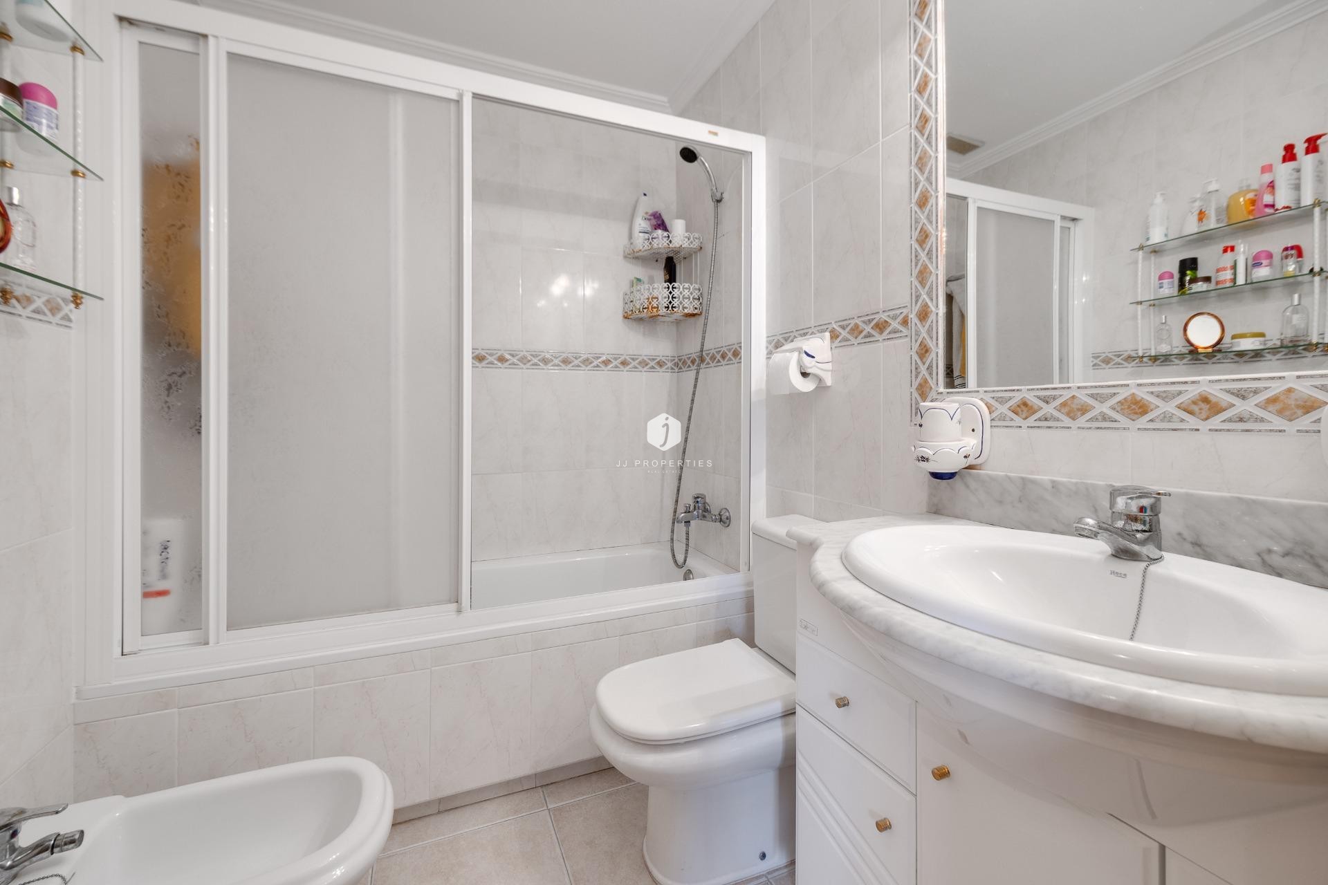 Resale - Chalet -
Torrevieja - La veleta