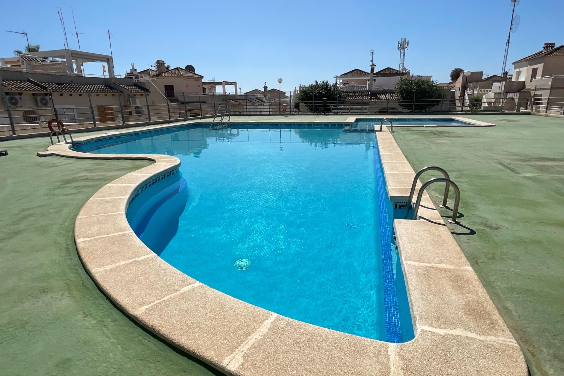 Resale - Chalet -
Torrevieja - Los altos