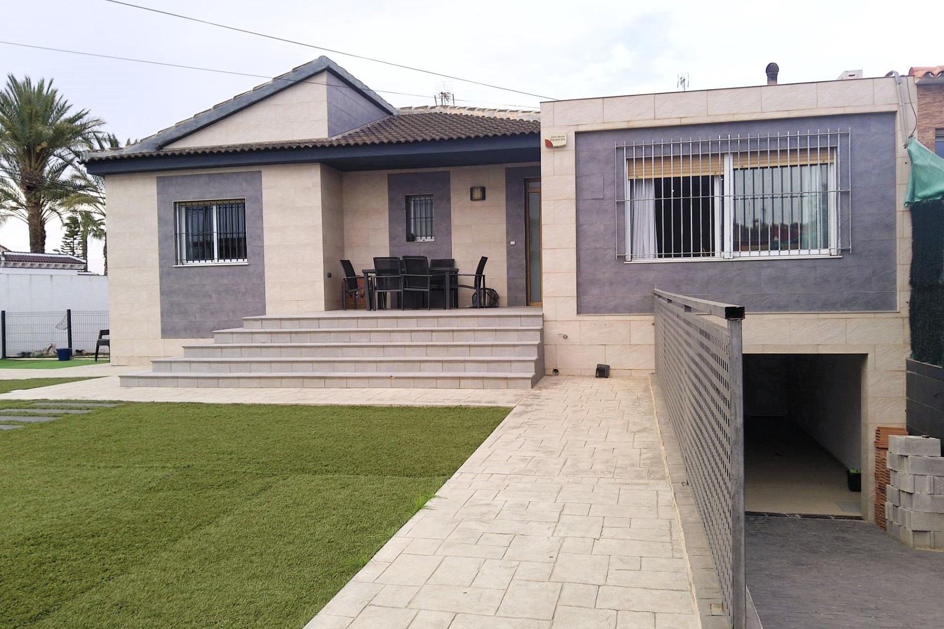 Resale - Chalet -
Torrevieja - Los altos