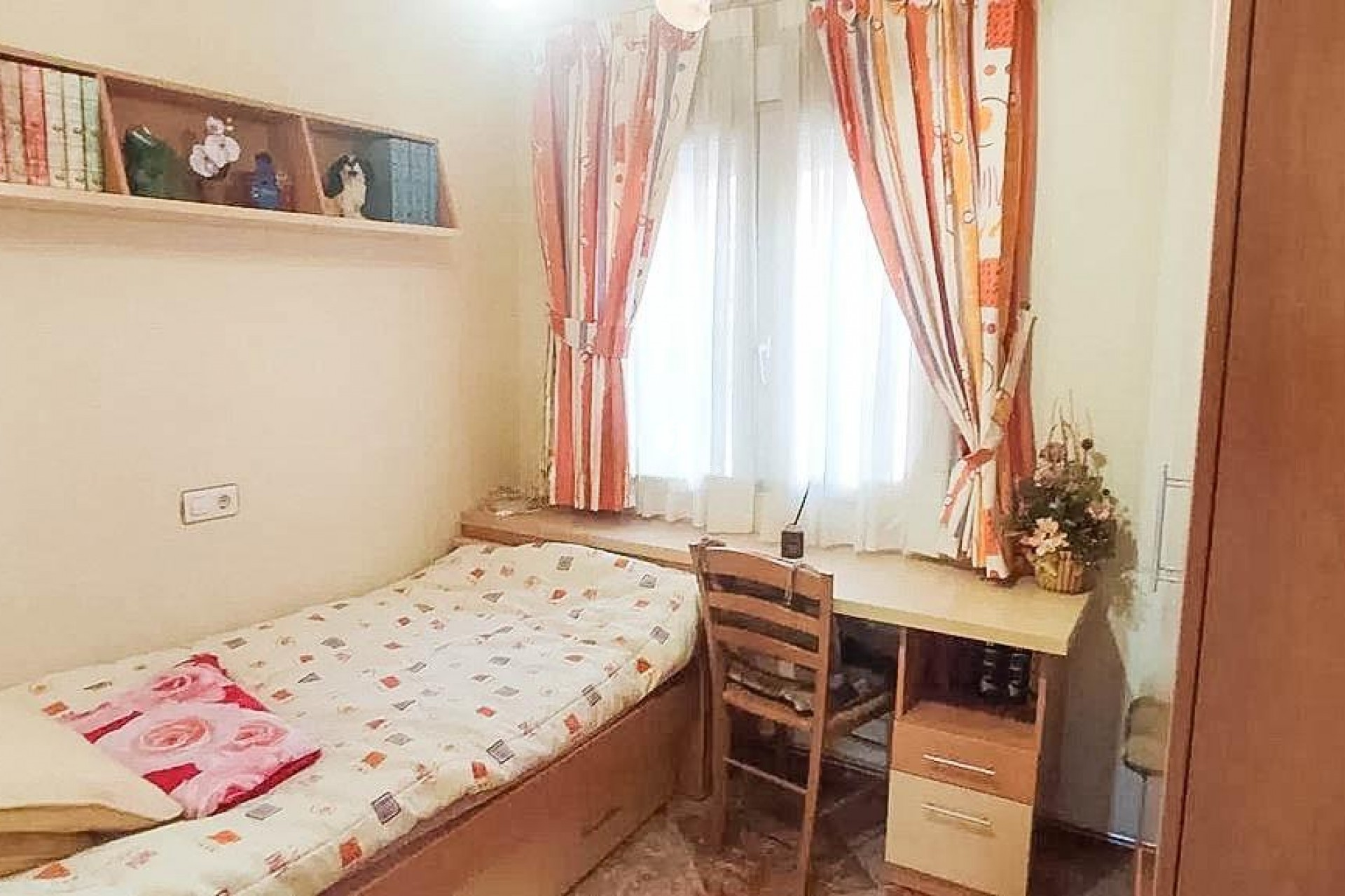 Resale - Chalet -
Torrevieja - Los altos