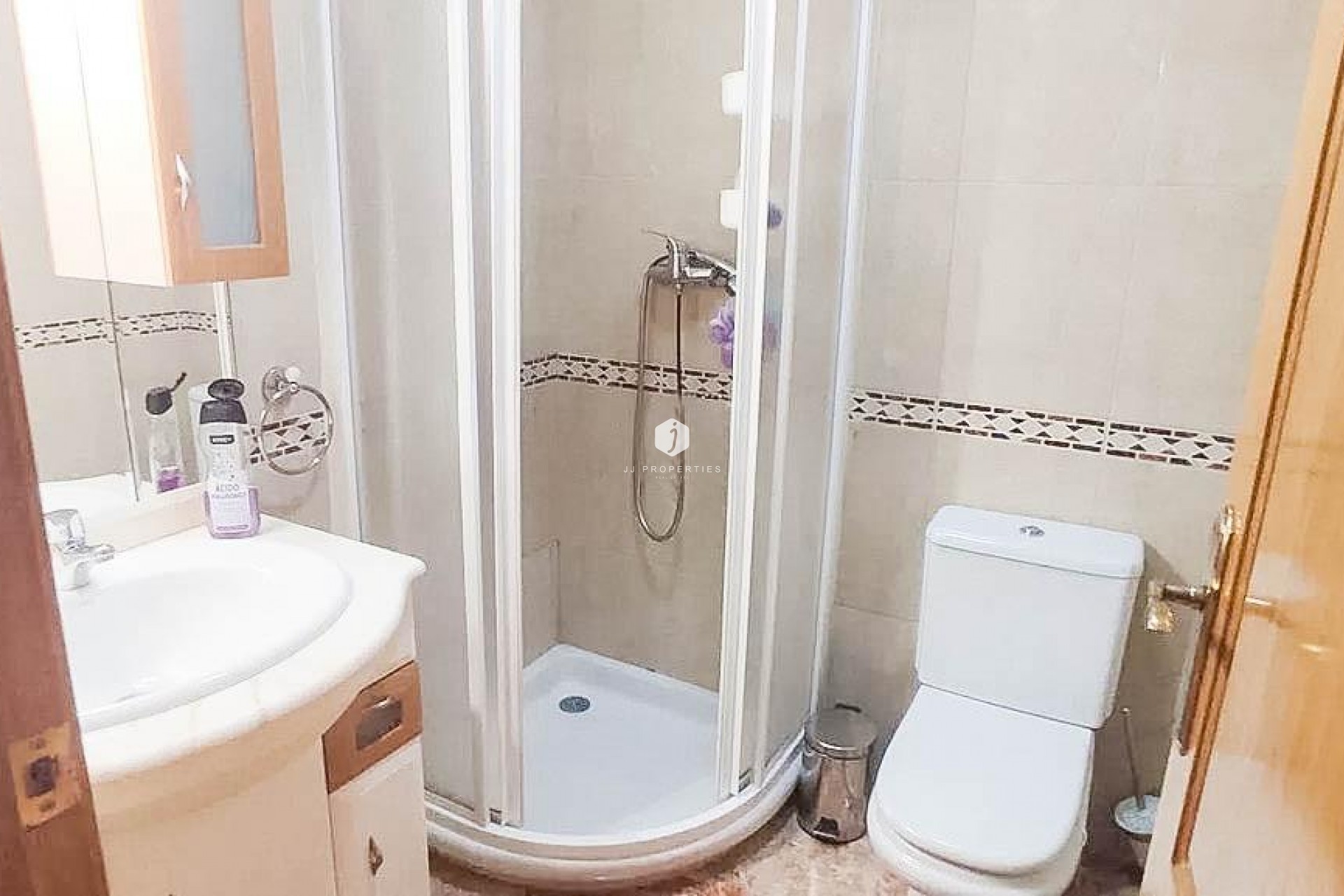 Resale - Chalet -
Torrevieja - Los altos