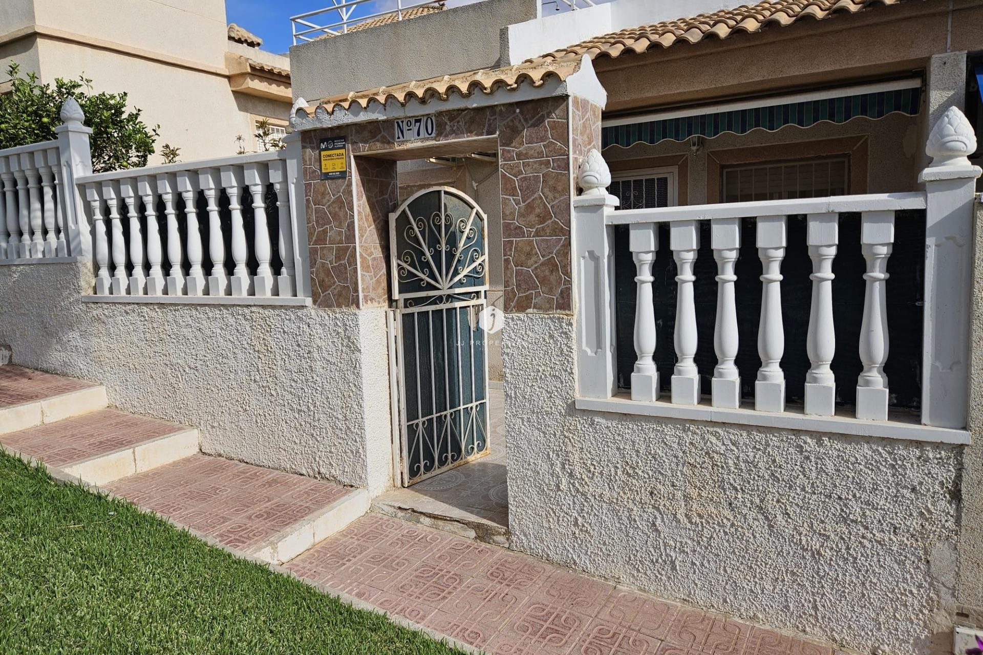 Resale - Chalet -
Torrevieja - Los Balcones - Los Altos del Edén