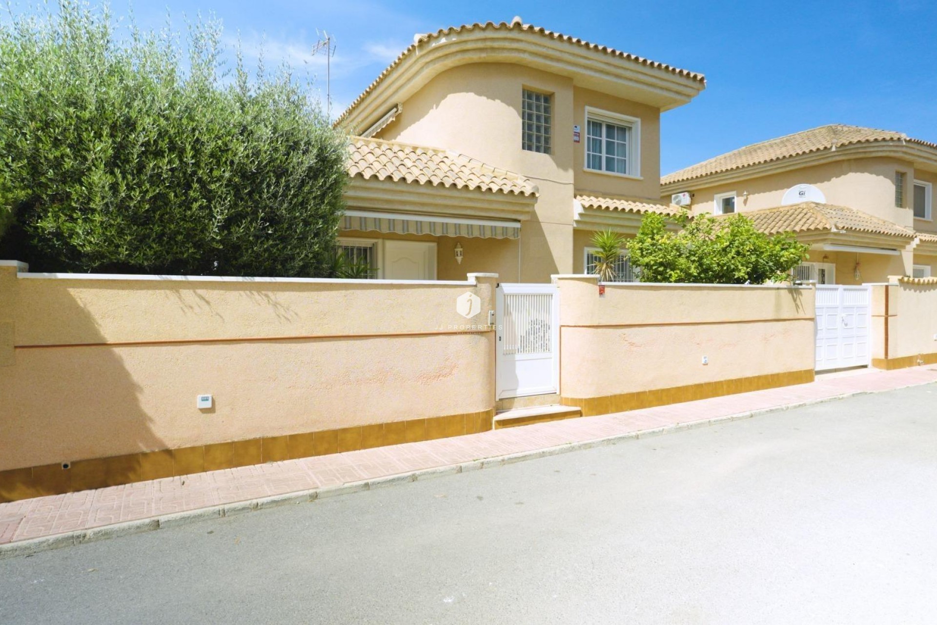 Resale - Chalet -
Torrevieja - Los Balcones - Los Altos del Edén