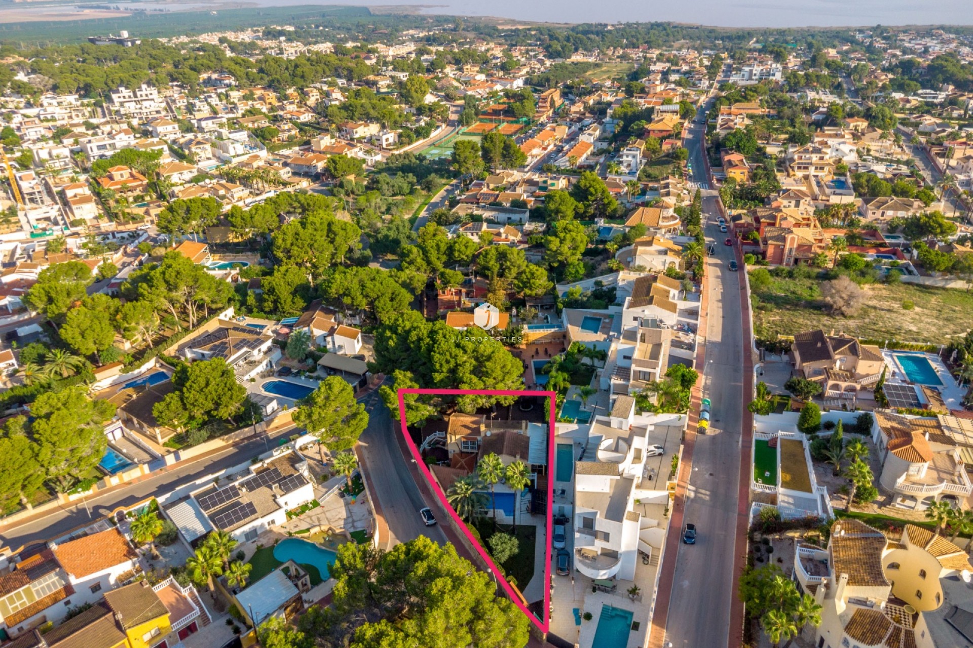 Resale - Chalet -
Torrevieja - Los balcones