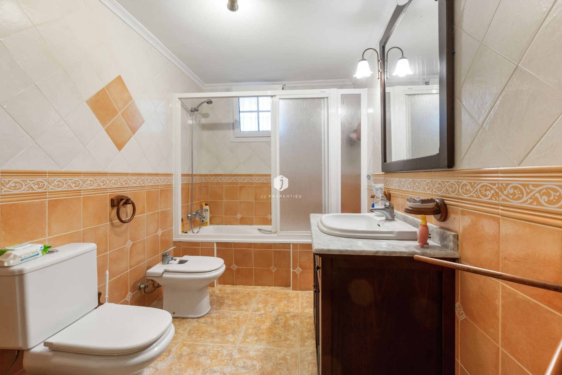 Resale - Chalet -
Torrevieja - Los balcones