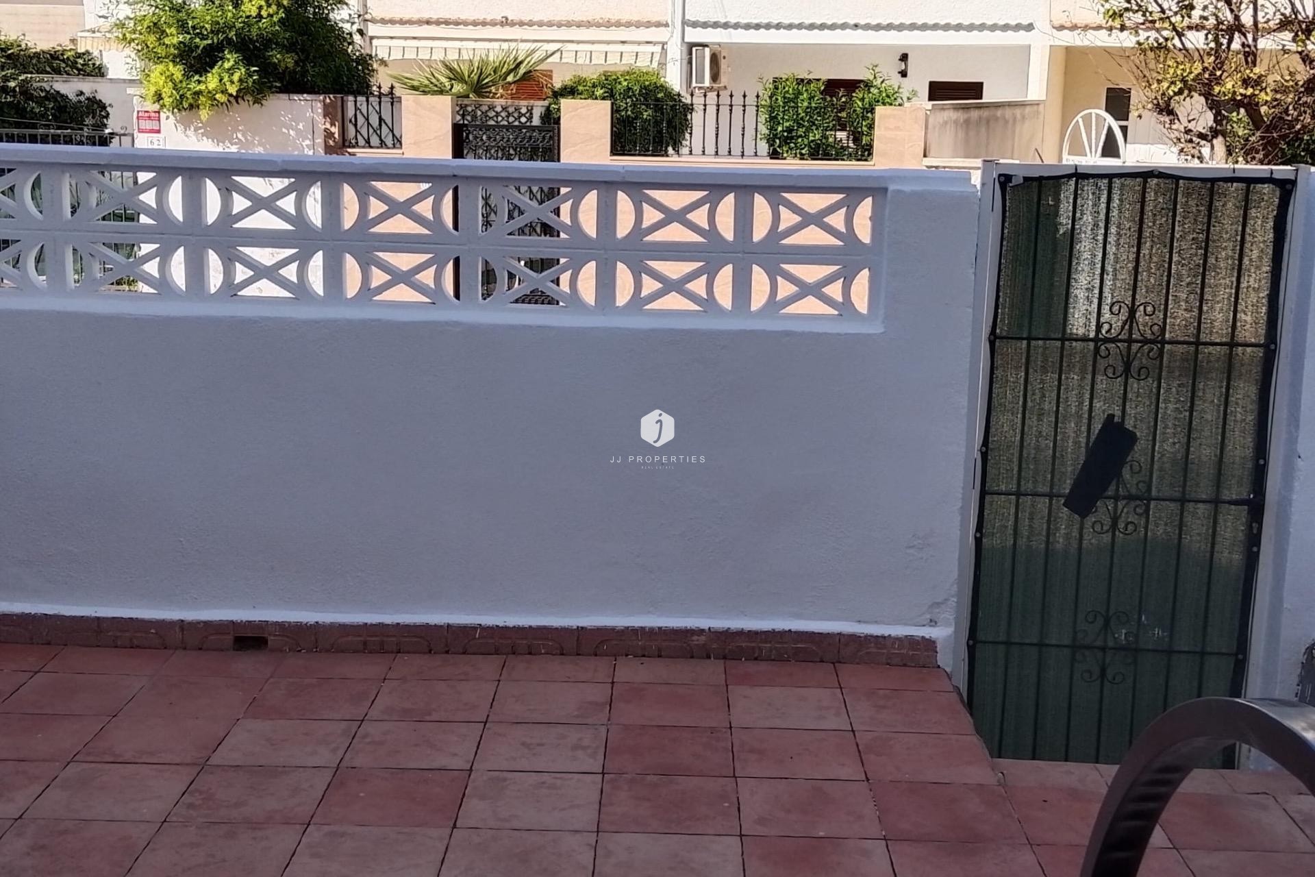 Resale - Chalet -
Torrevieja - Los Balcones