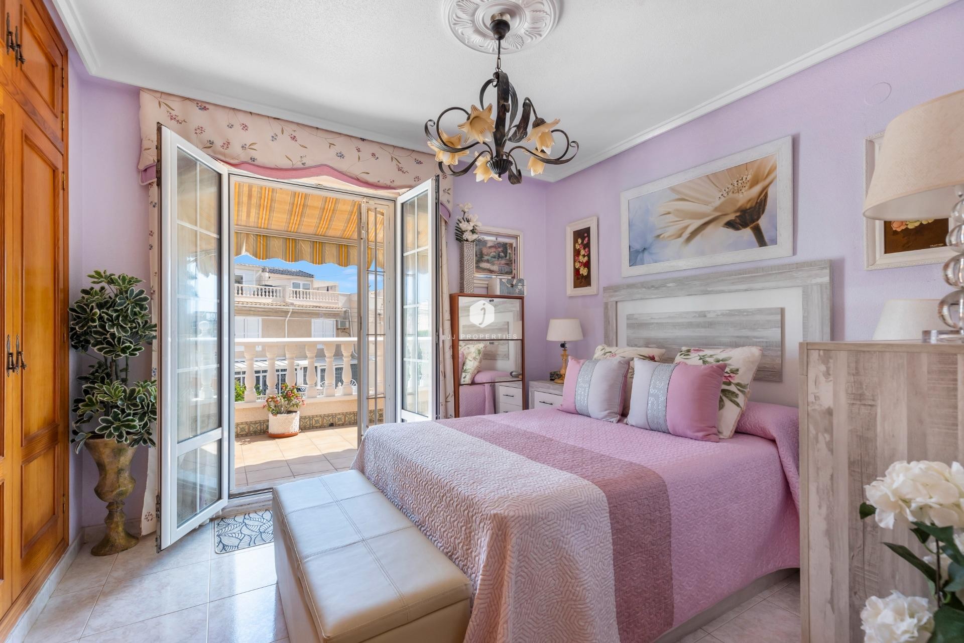 Resale - Chalet -
Torrevieja - Los Frutales