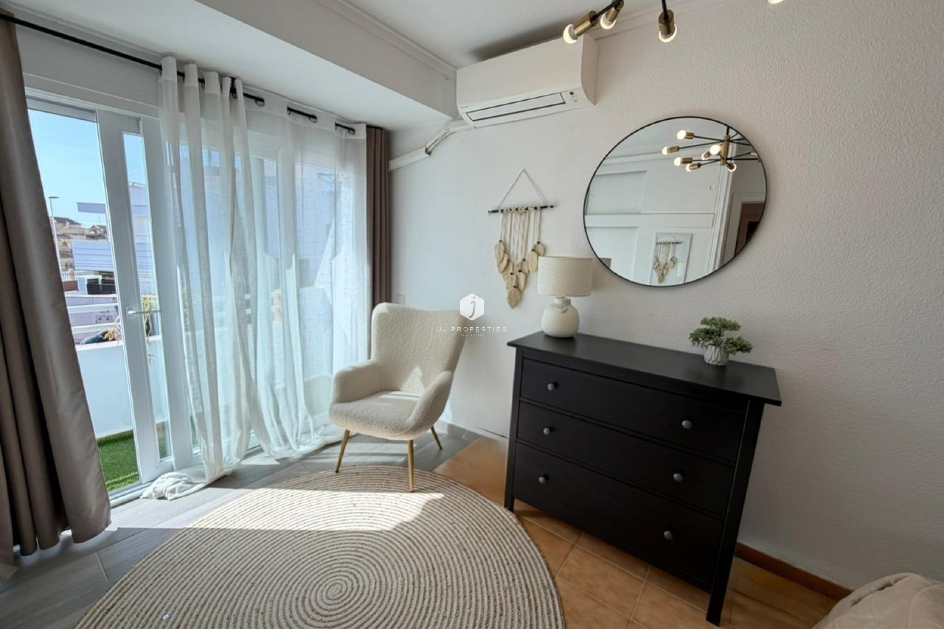 Resale - Chalet -
Torrevieja - Los Frutales