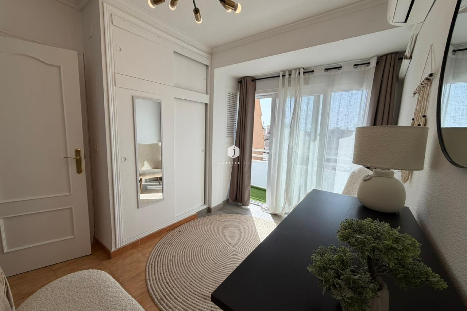 Resale - Chalet -
Torrevieja - Los Frutales