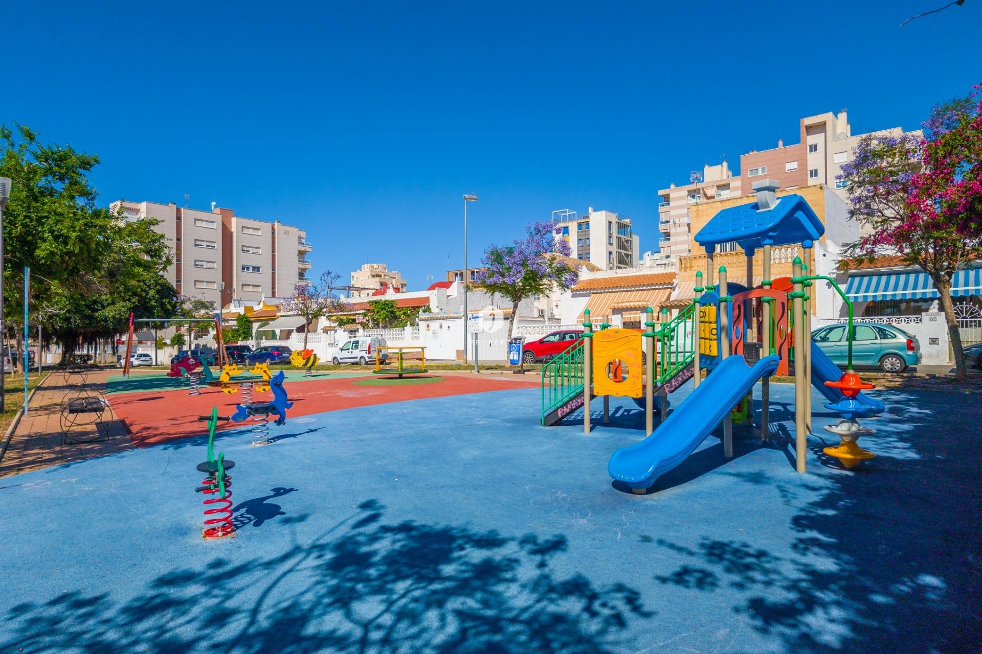 Resale - Chalet -
Torrevieja - Nueva Torrevieja