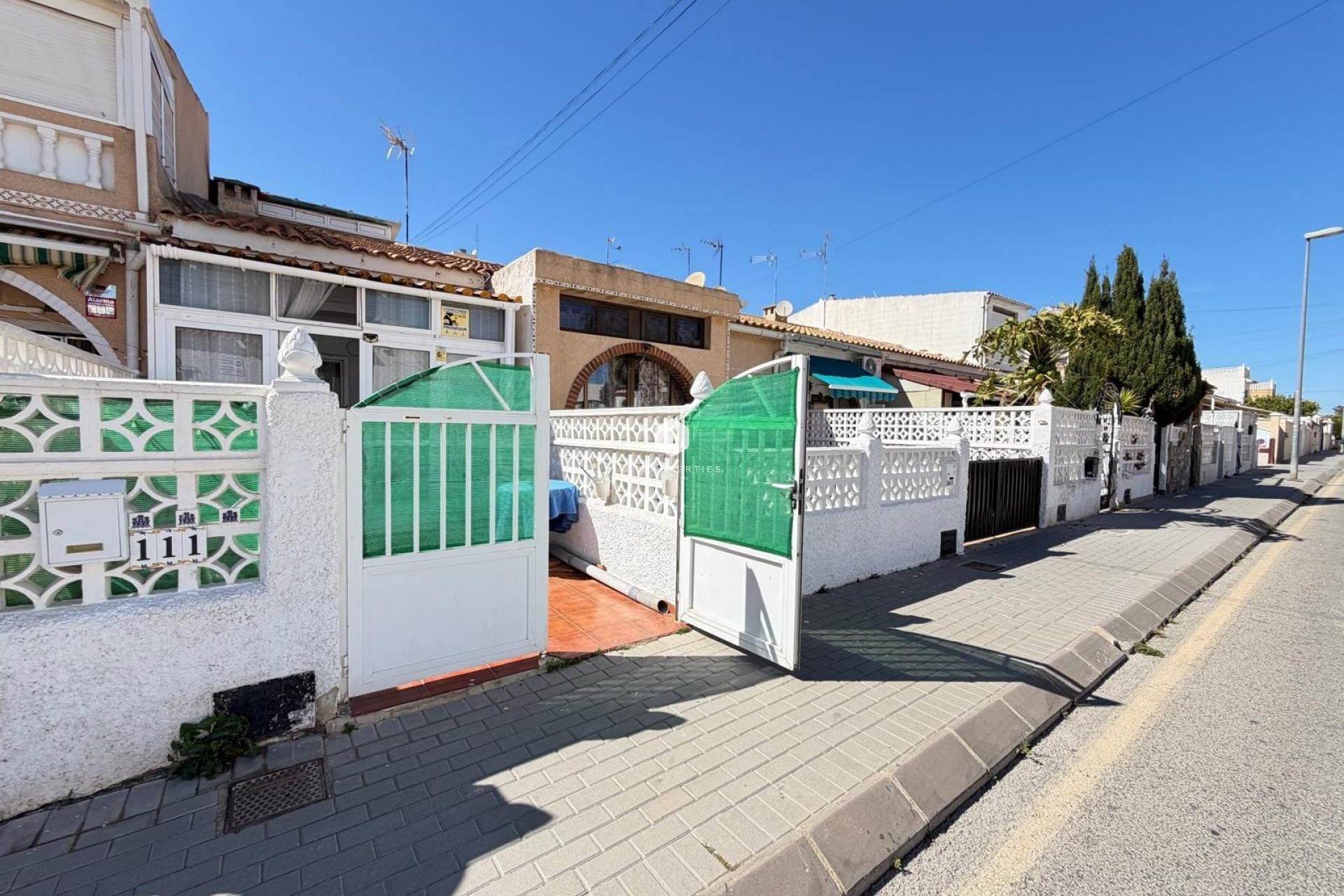Resale - Chalet -
Torrevieja - Nueva Torrevieja