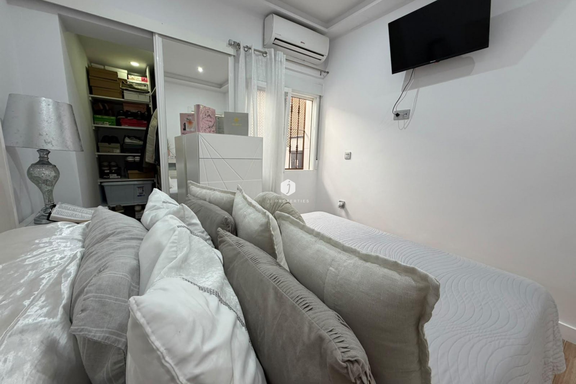 Resale - Chalet -
Torrevieja - Nueva Torrevieja