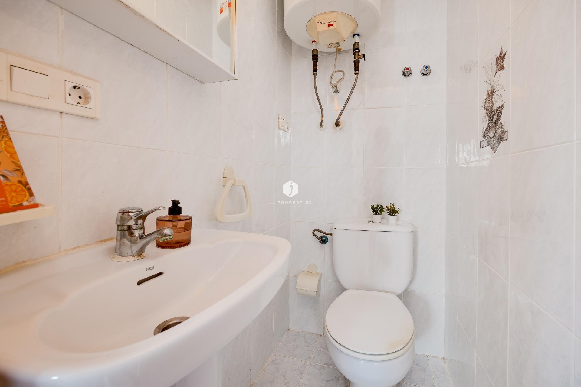 Resale - Chalet -
Torrevieja - Paraje Natural