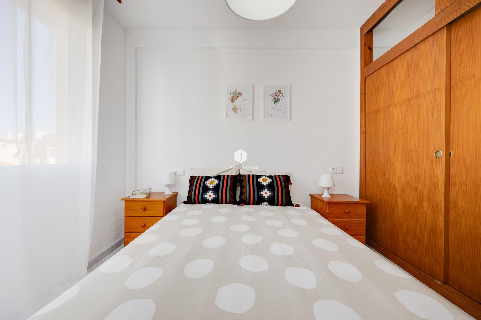 Resale - Chalet -
Torrevieja - Paraje Natural