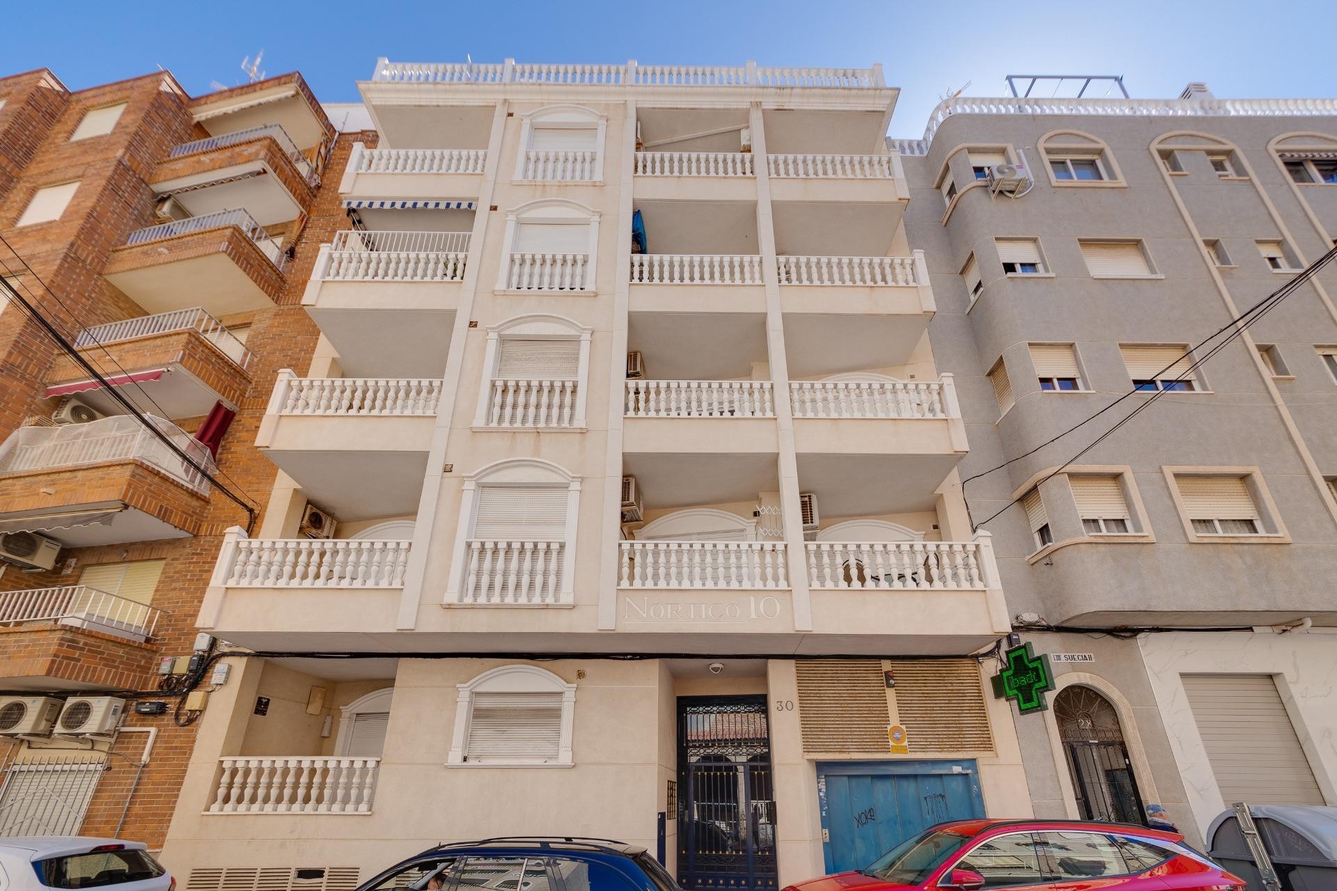 Resale - Chalet -
Torrevieja - Playa de los Locos