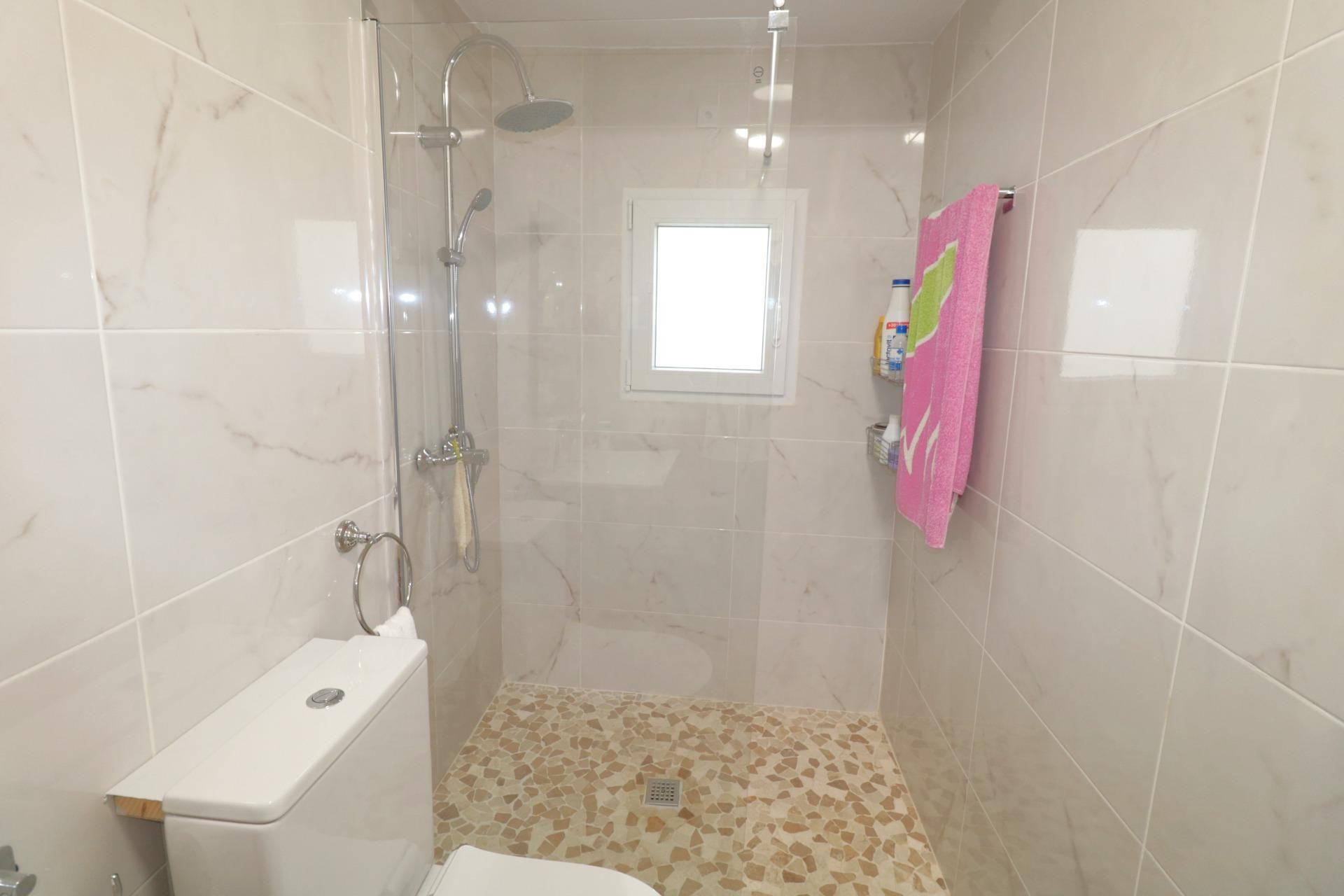 Resale - Chalet -
Torrevieja - Playa de los Naufragos