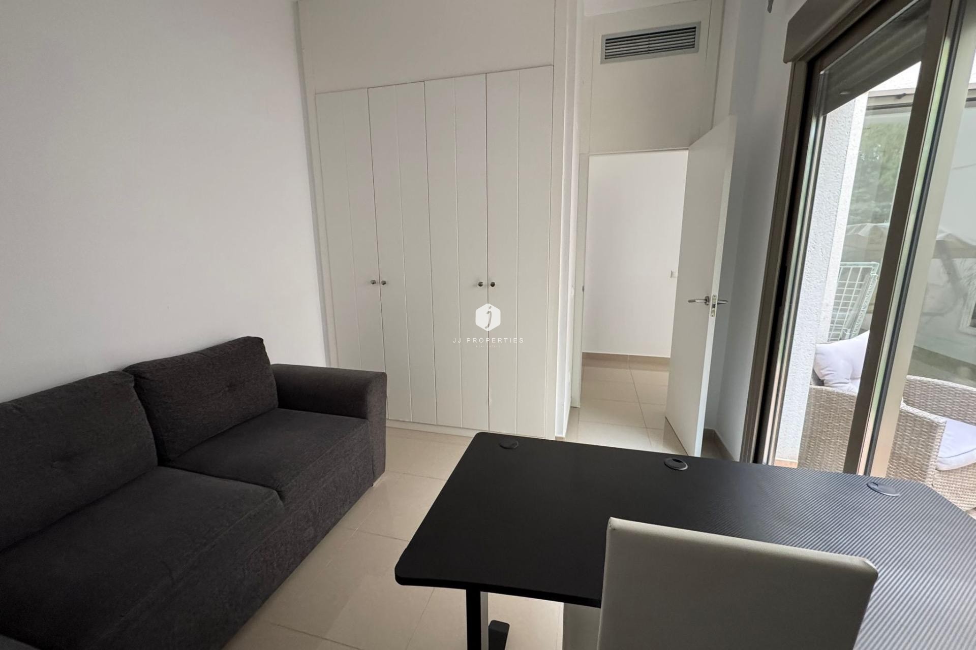 Resale - Chalet -
Torrevieja - Punta prima