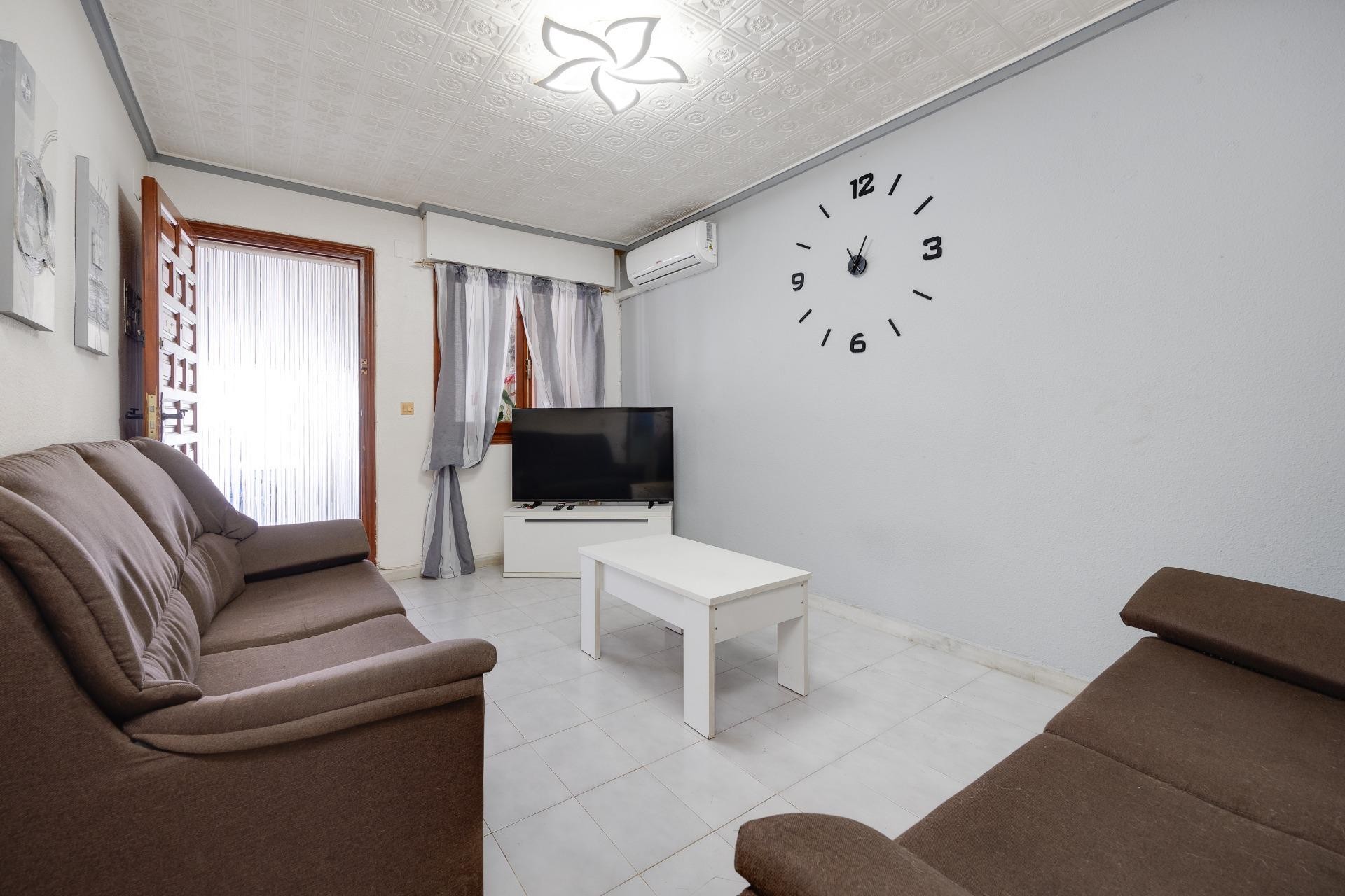 Resale - Chalet -
Torrevieja - San luis