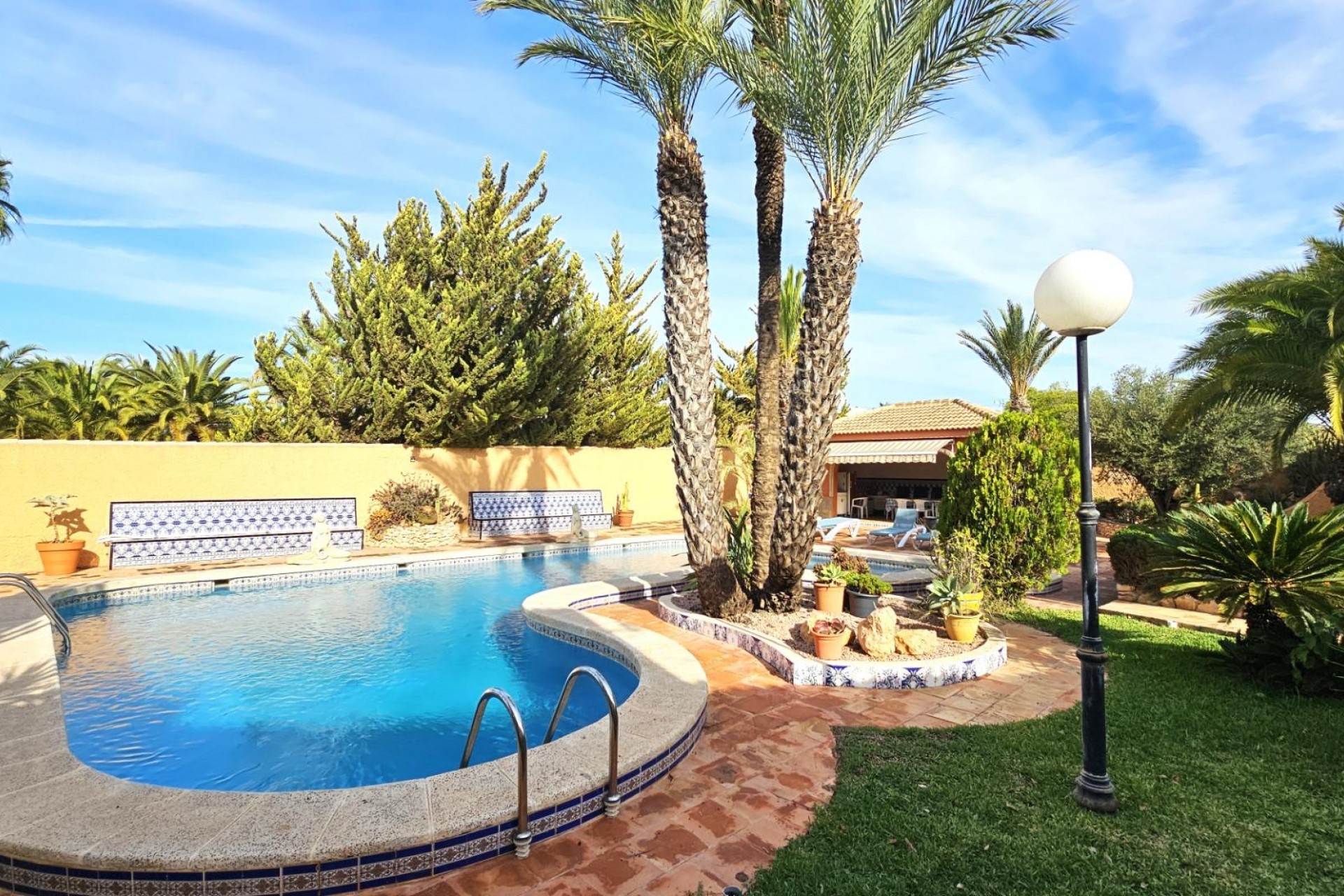 Resale - Chalet -
Torrevieja - San luis