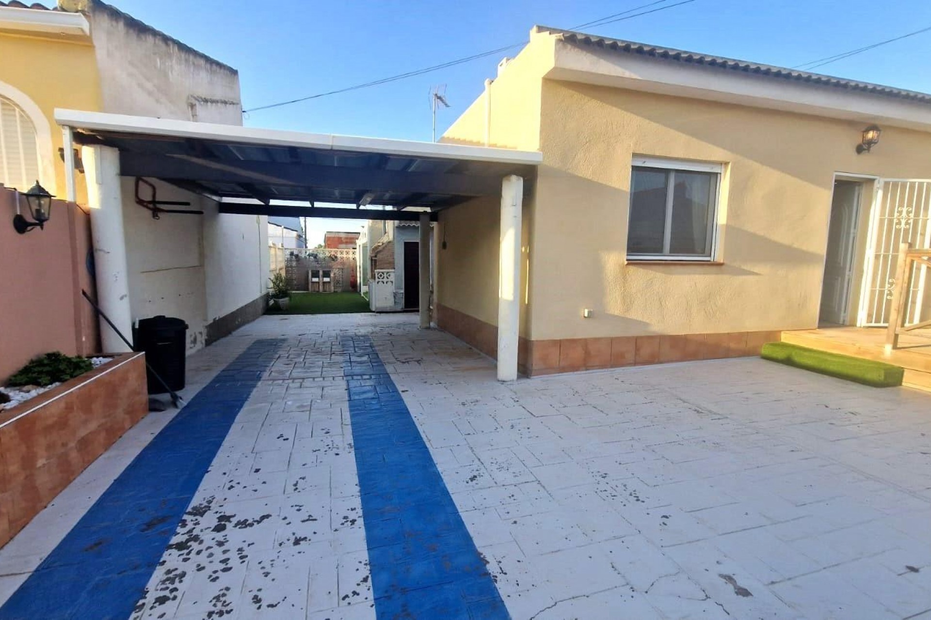 Resale - Chalet -
Torrevieja - San luis