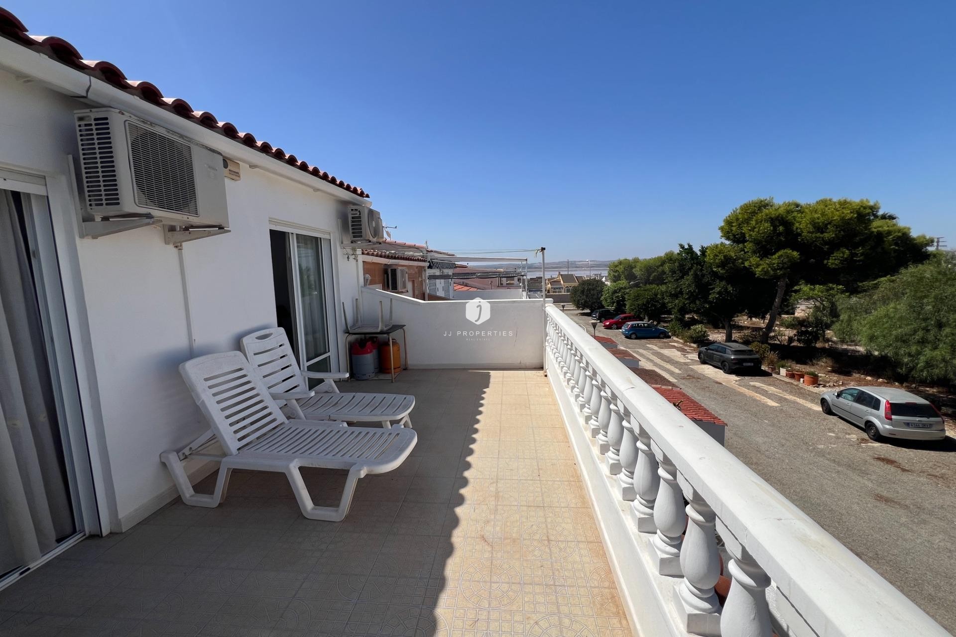 Resale - Chalet -
Torrevieja - San luis
