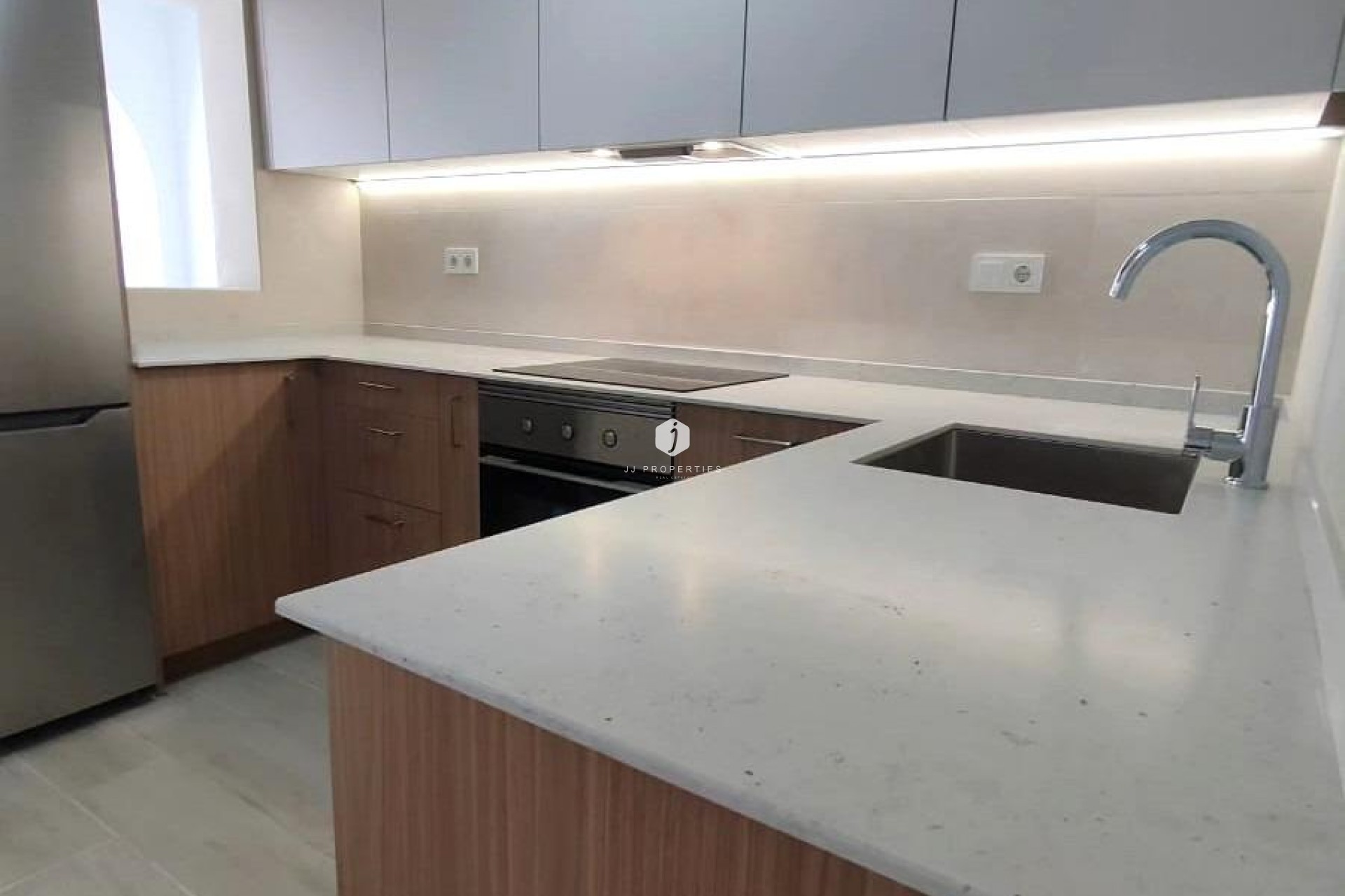 Resale - Chalet -
Torrevieja - Sector 25