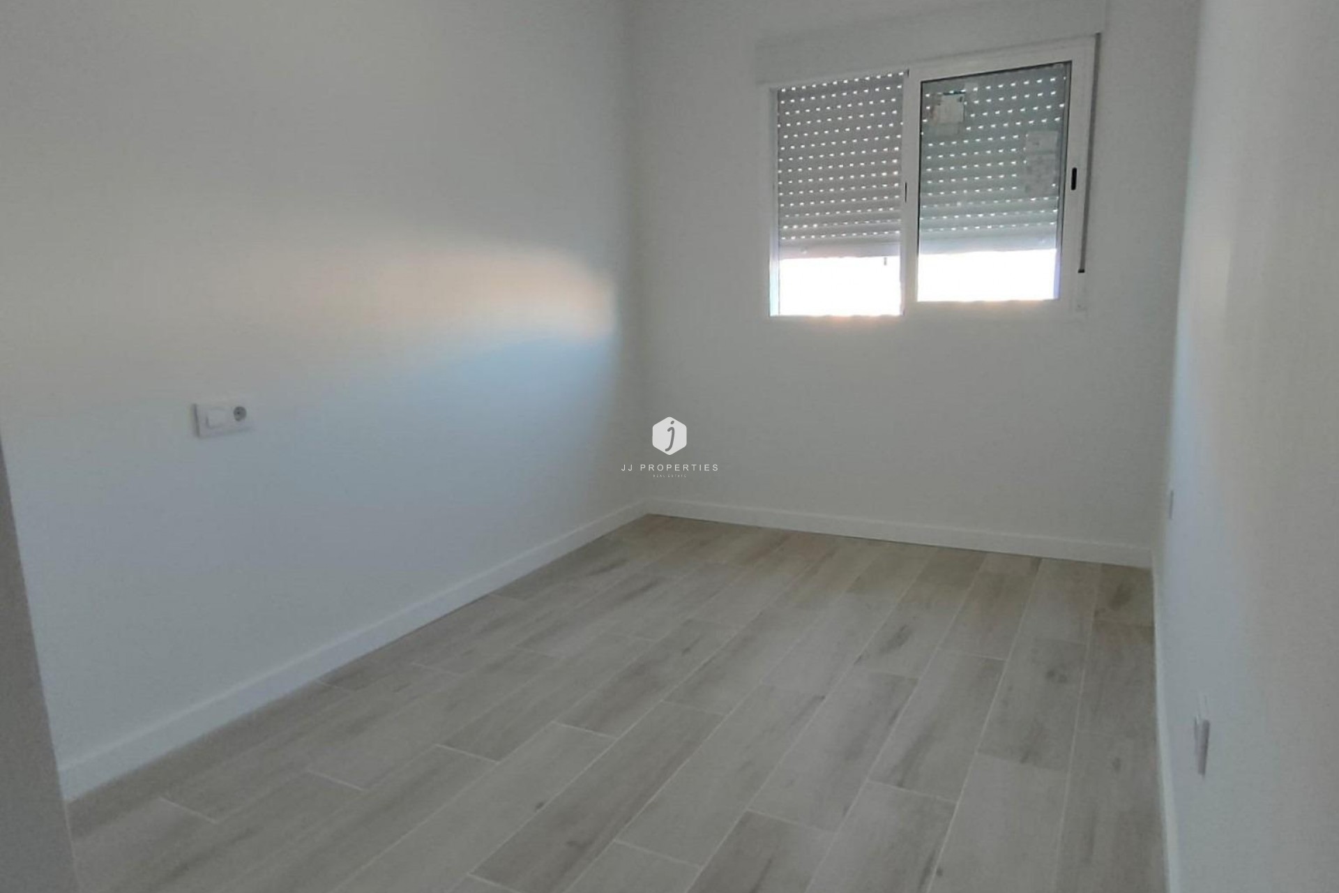 Resale - Chalet -
Torrevieja - Sector 25