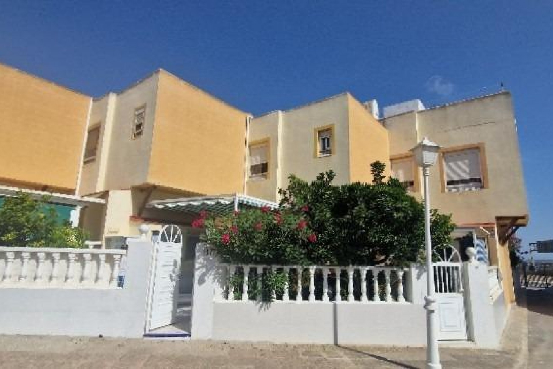 Resale - Chalet -
Torrevieja - Torre la mata