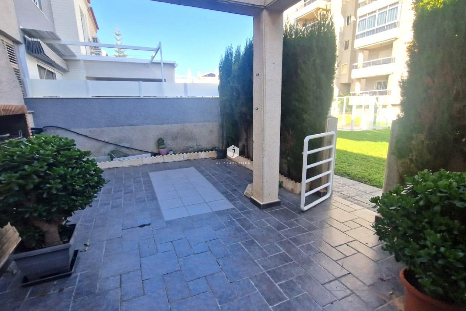 Resale - Chalet -
Torrevieja - Torreblanca