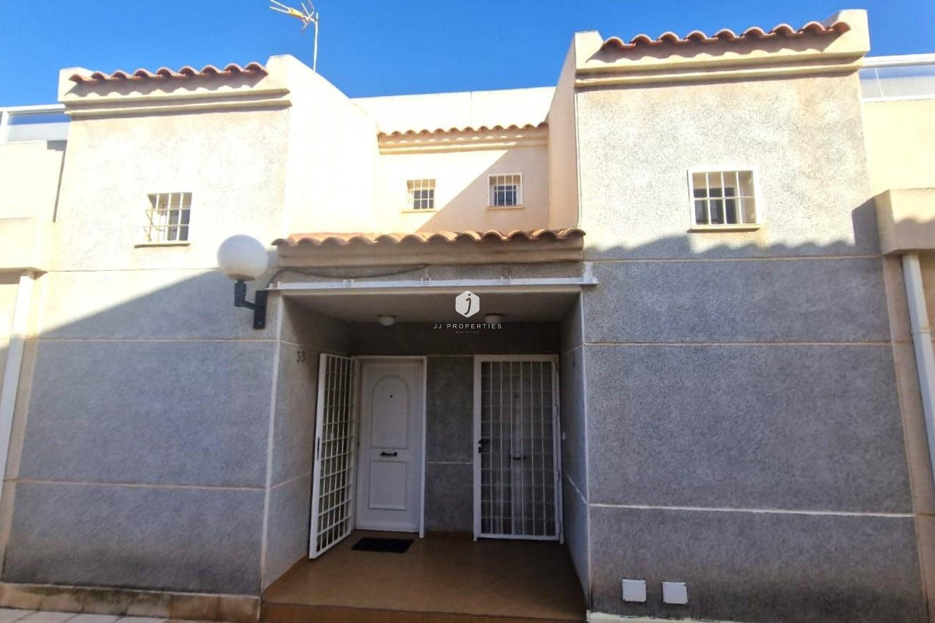 Resale - Chalet -
Torrevieja - Torreblanca