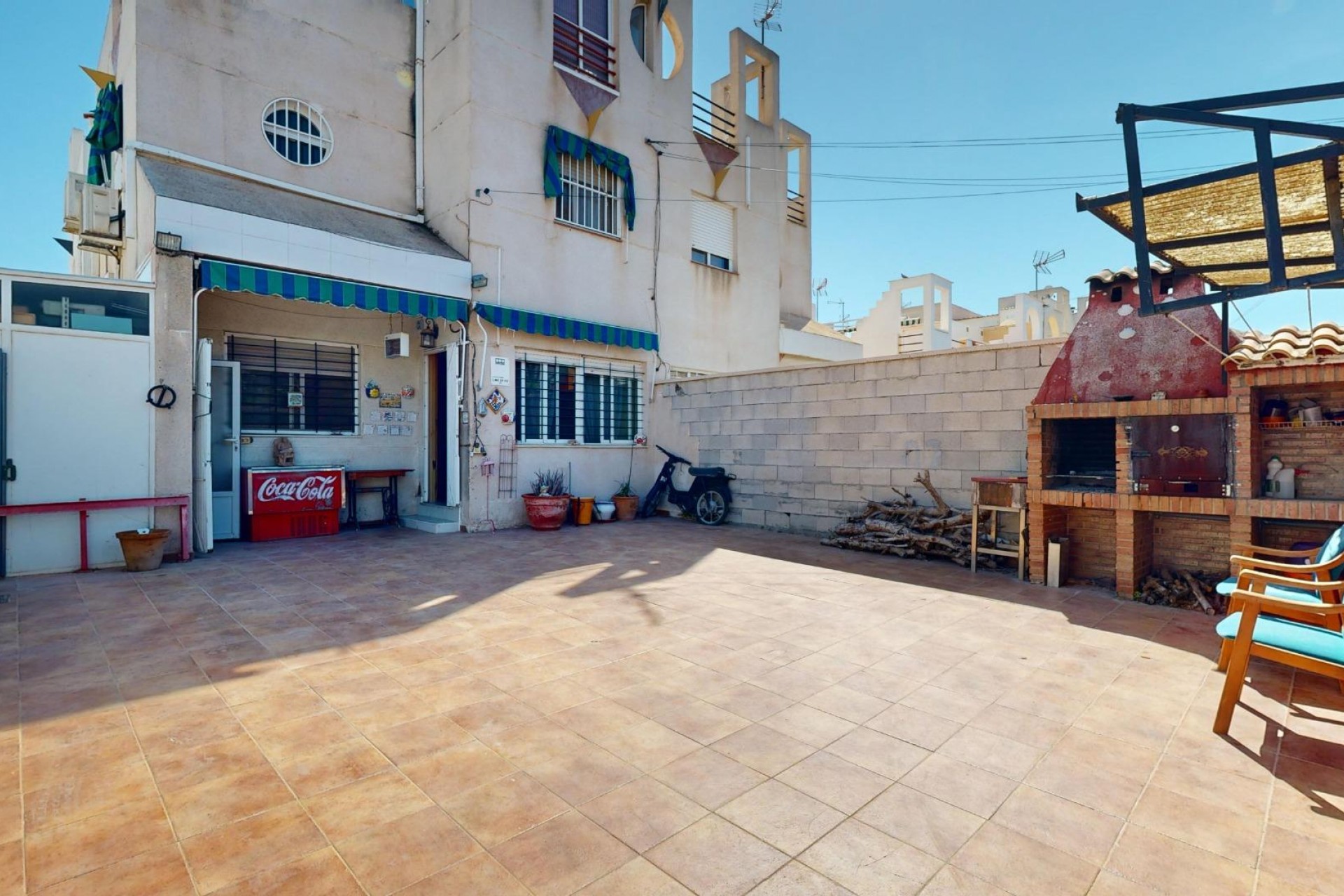 Resale - Chalet -
Torrevieja - Torretas