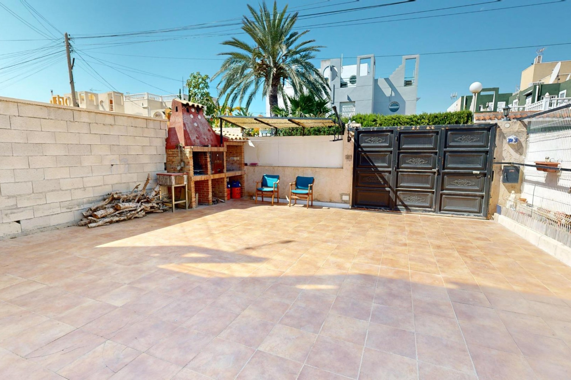 Resale - Chalet -
Torrevieja - Torretas