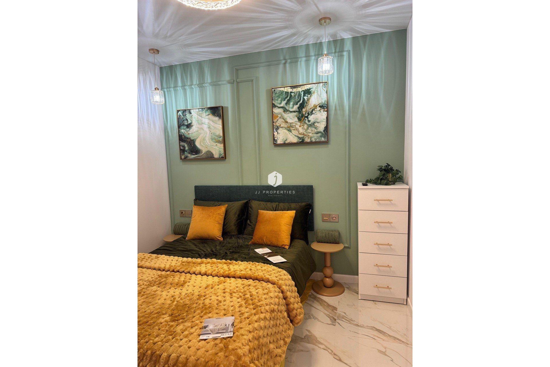 Resale - Chalet -
Torrevieja - Torretas