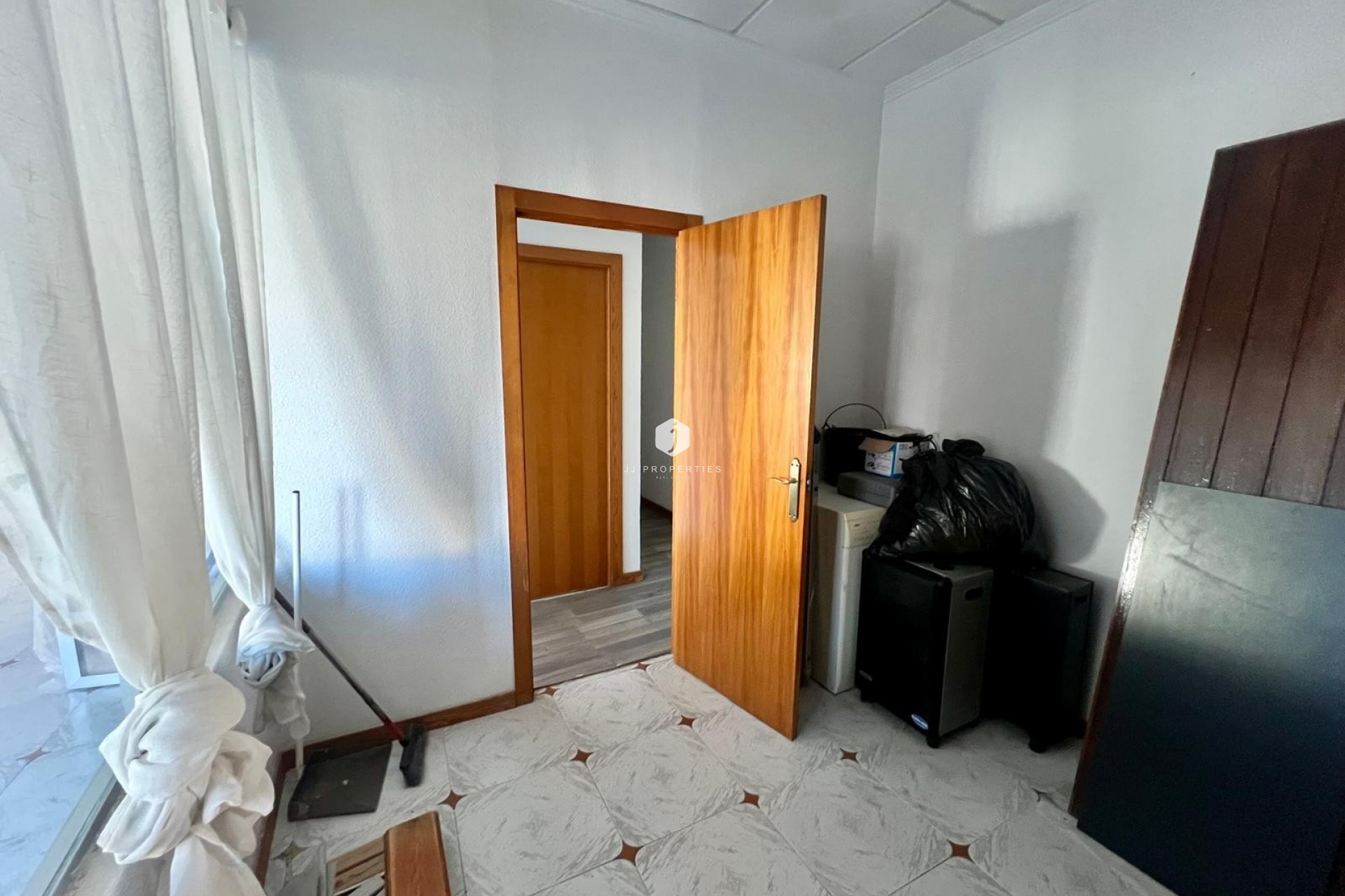 Resale - Commercial -
Jacarilla