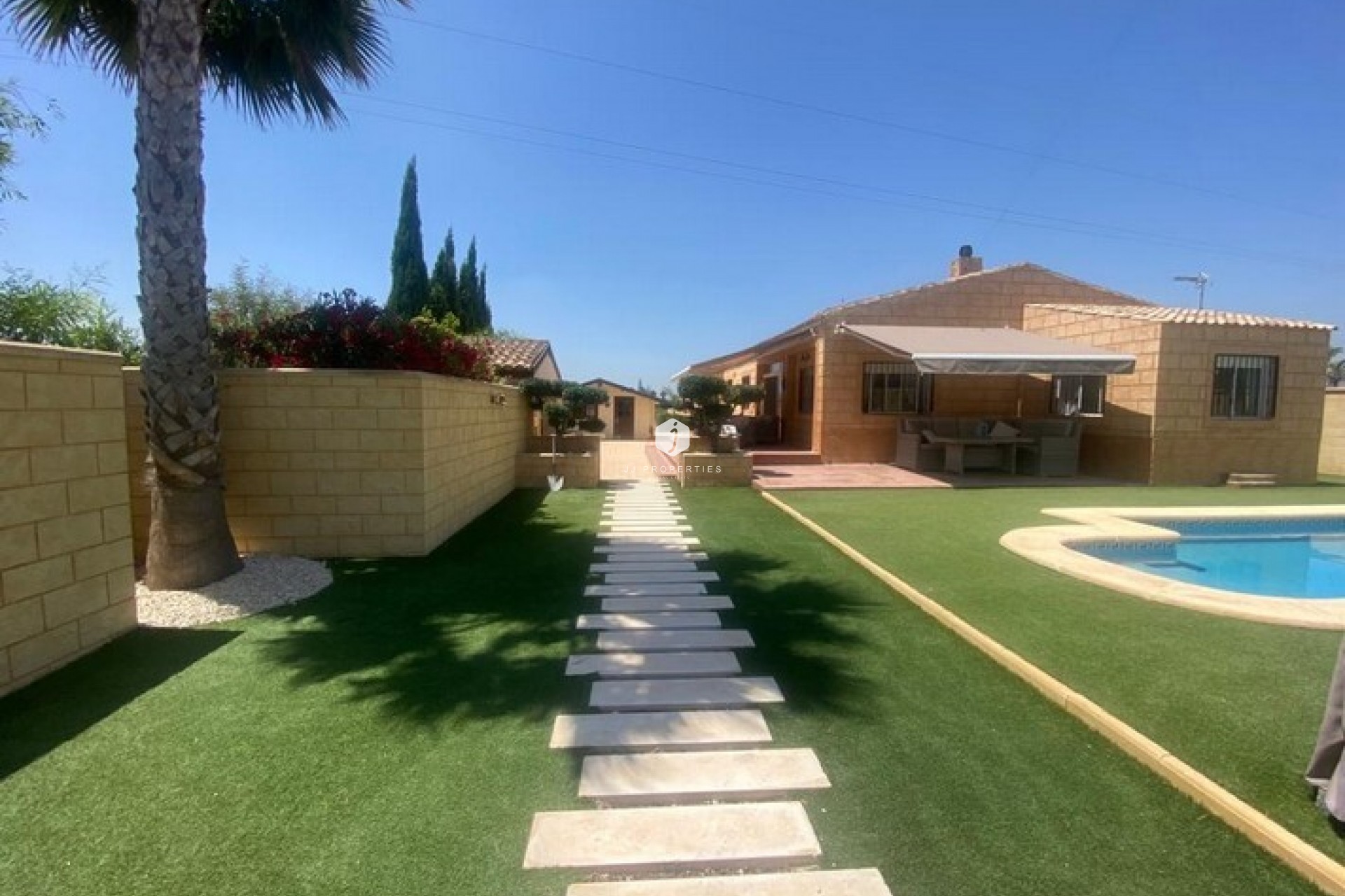 Resale - Country Property -
Albatera - Inland