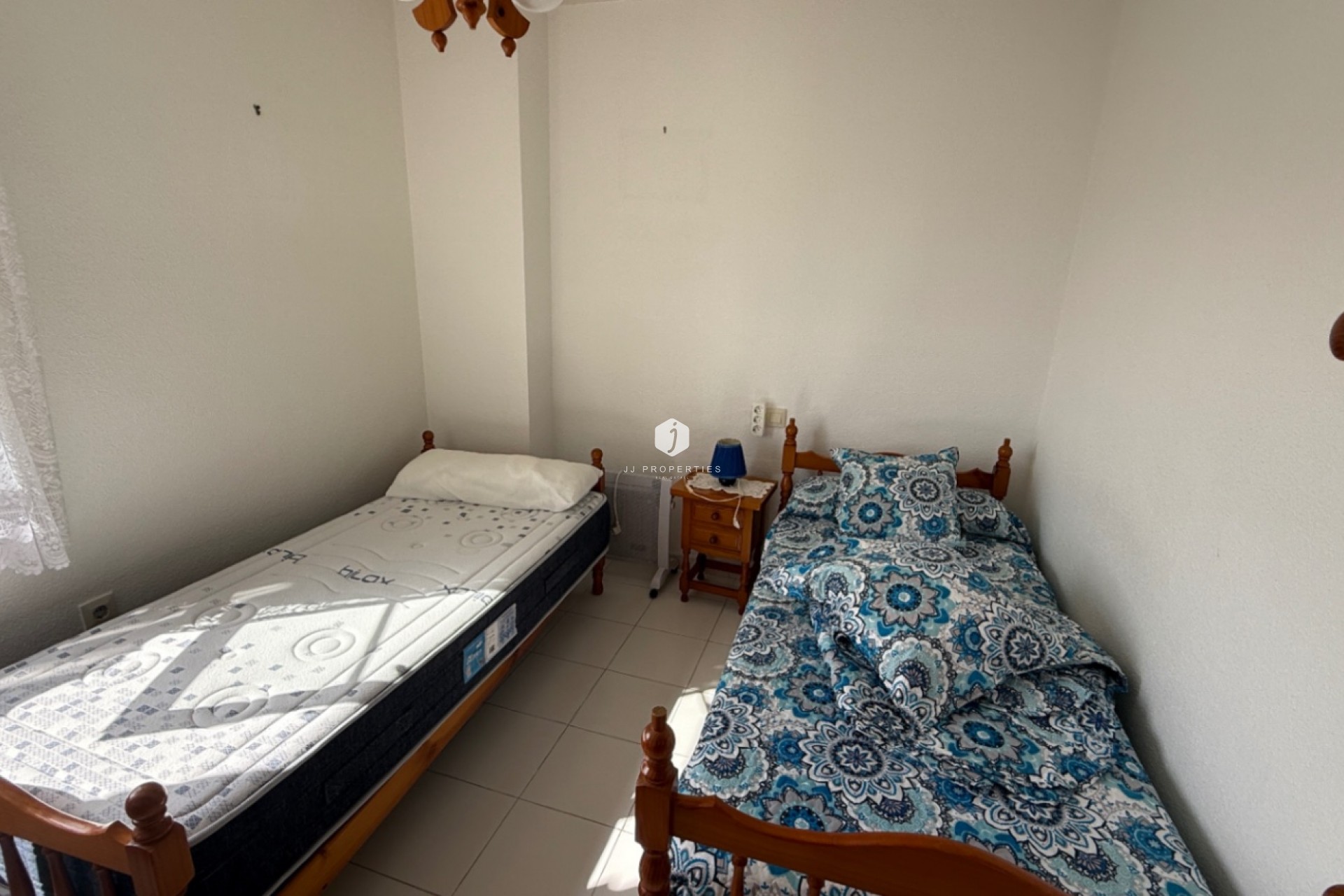 Resale - Duplex -
San Miguel de Salinas - Inland