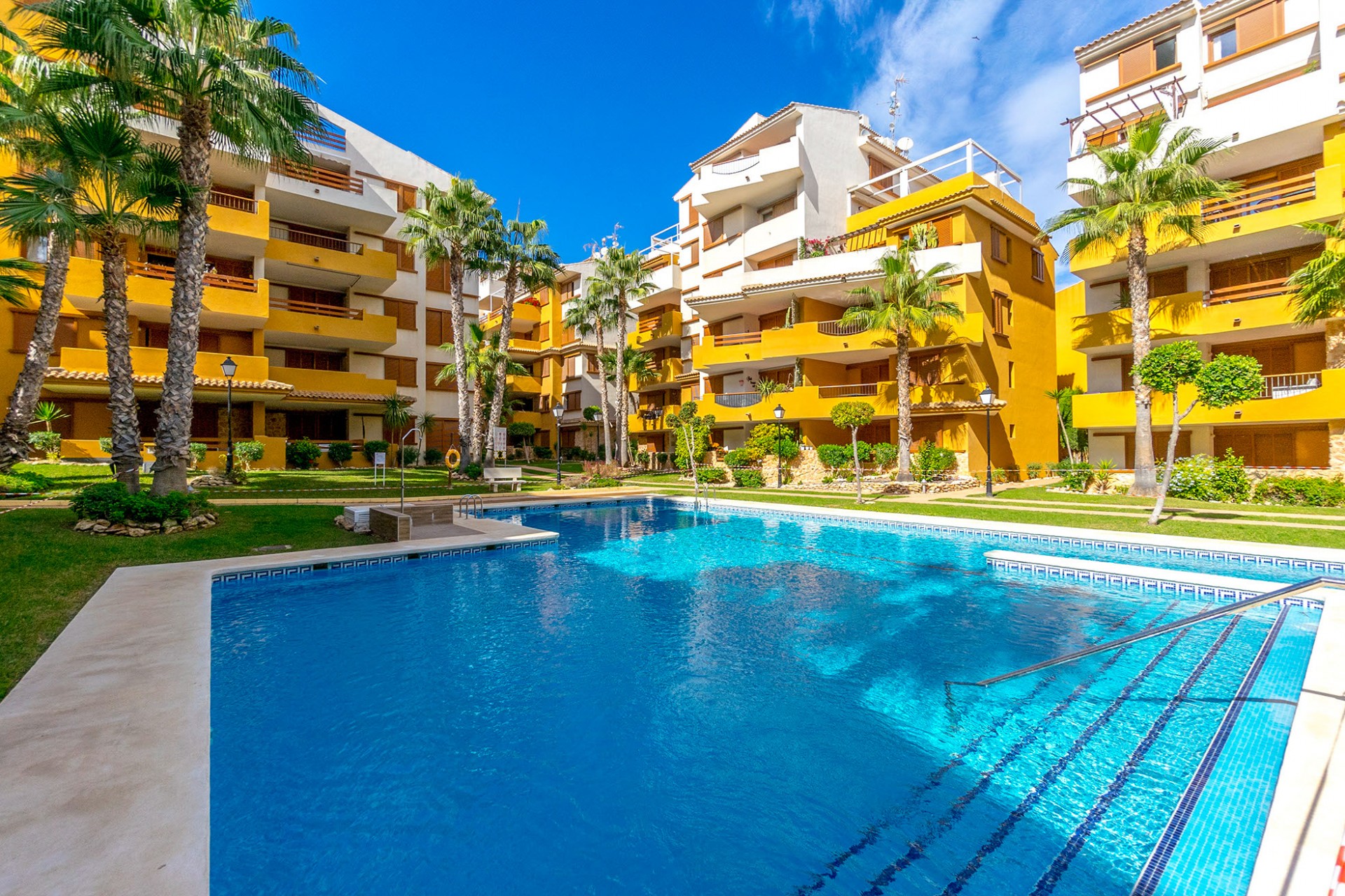 Resale - Penthouse -
Punta Prima - Costa Blanca