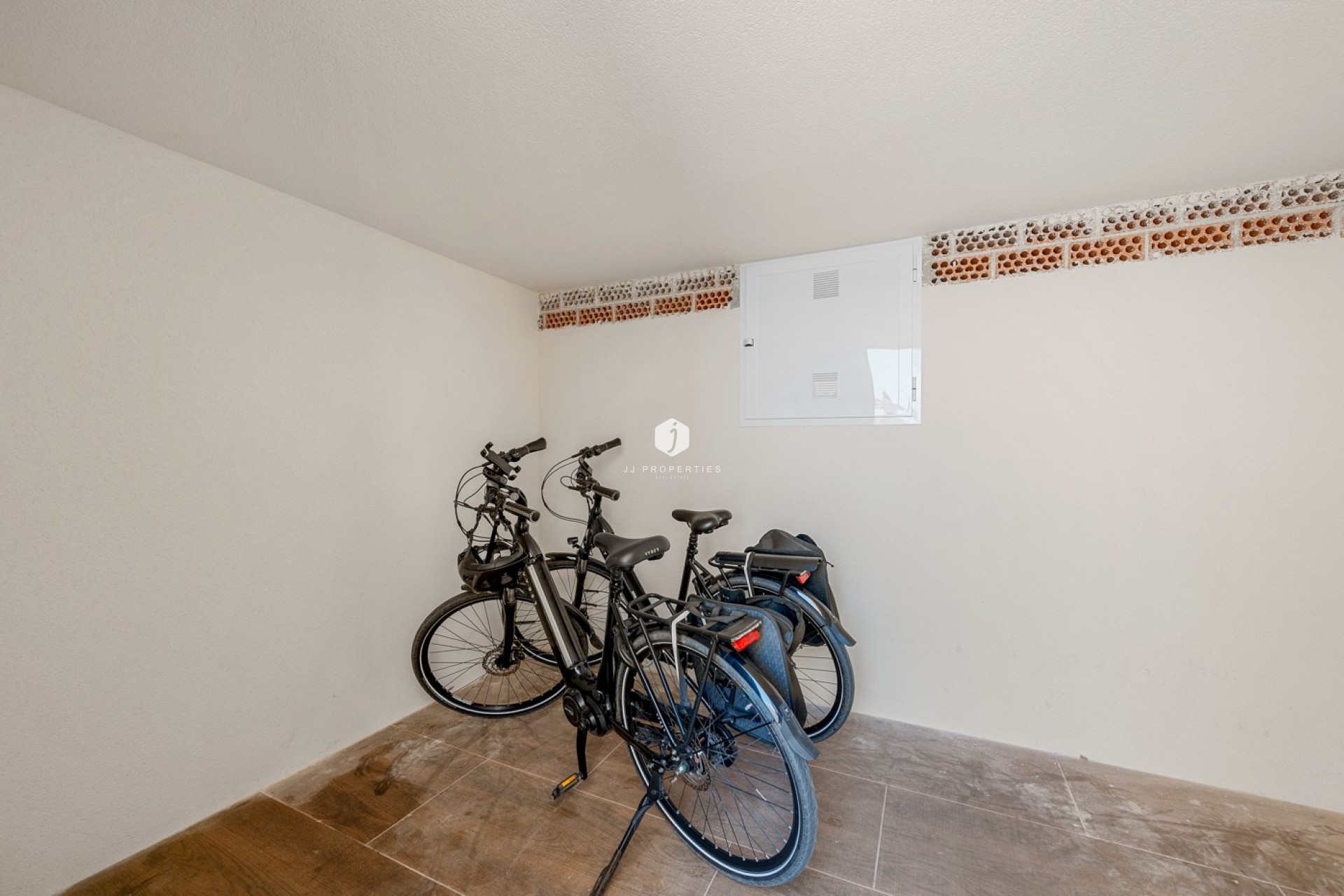 Resale - Penthouse -
San Miguel de Salinas - Inland