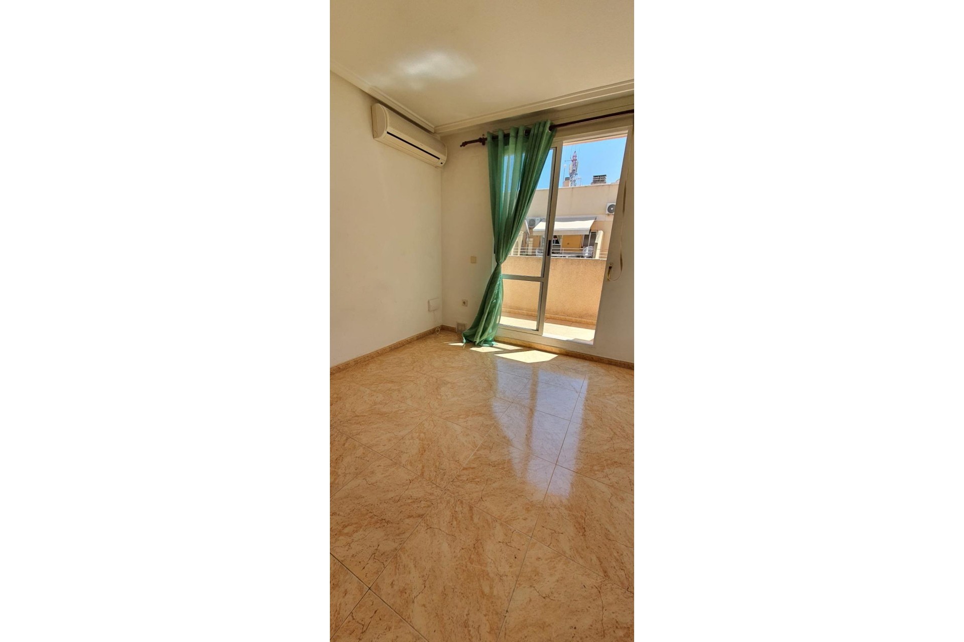 Resale - Penthouse -
Torrevieja - Centro